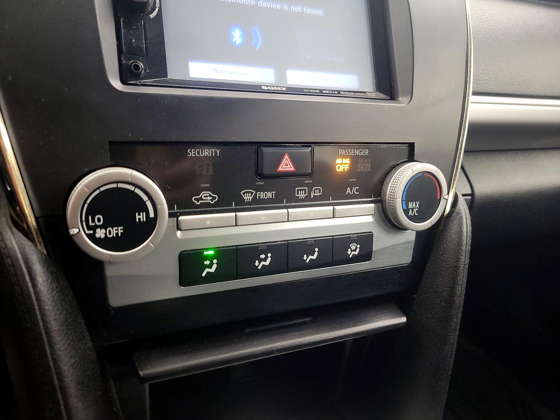 Thumbnail: 2014 Toyota Camry - 15