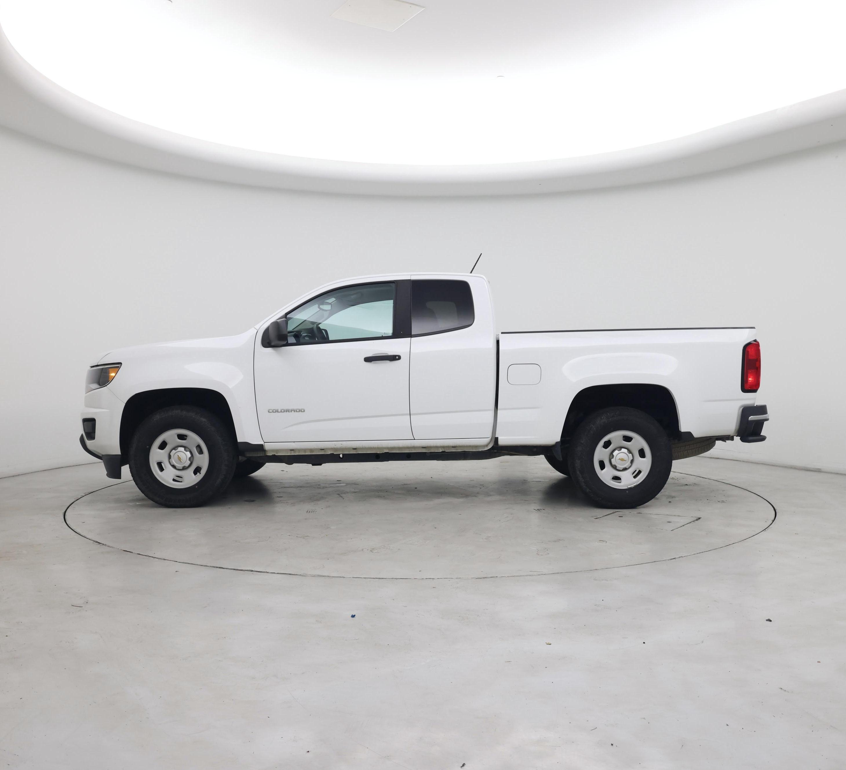 Thumbnail: 2017 Chevrolet Colorado - 3