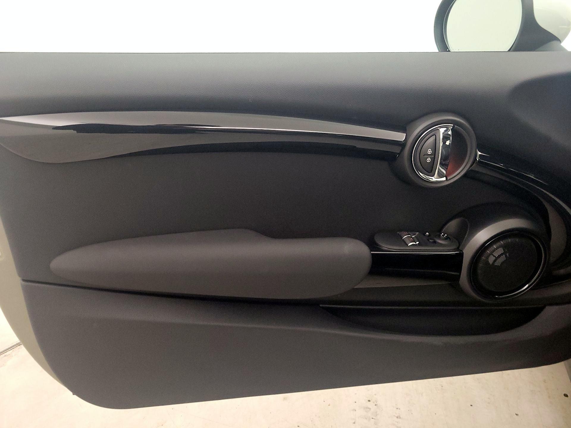 Thumbnail: 2019 MINI Cooper Hardtop - 12