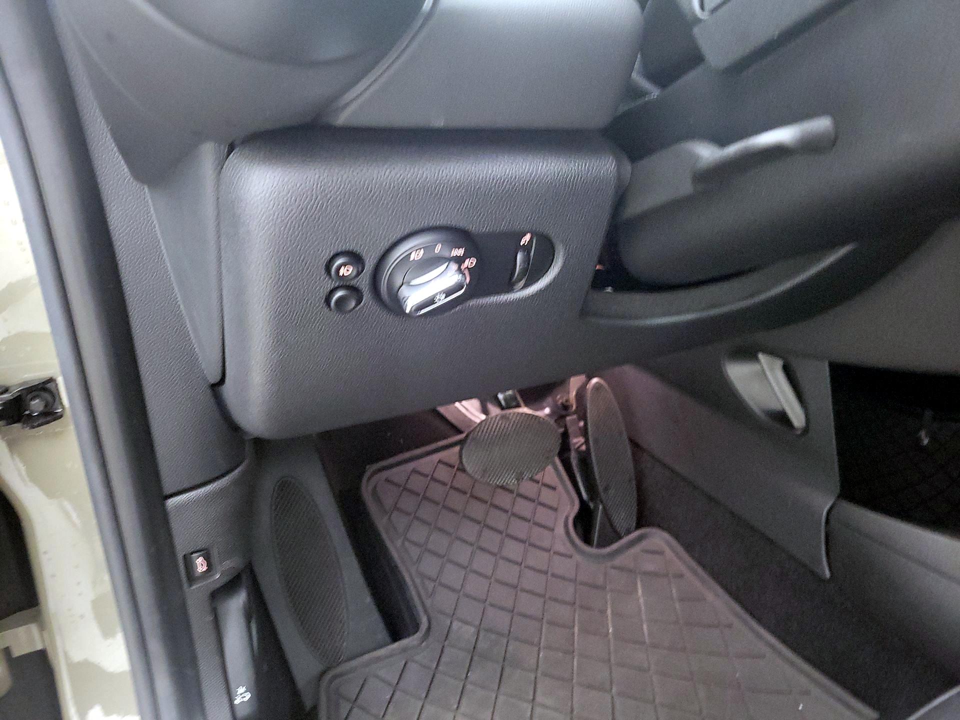 Thumbnail: 2019 MINI Cooper Hardtop - 13