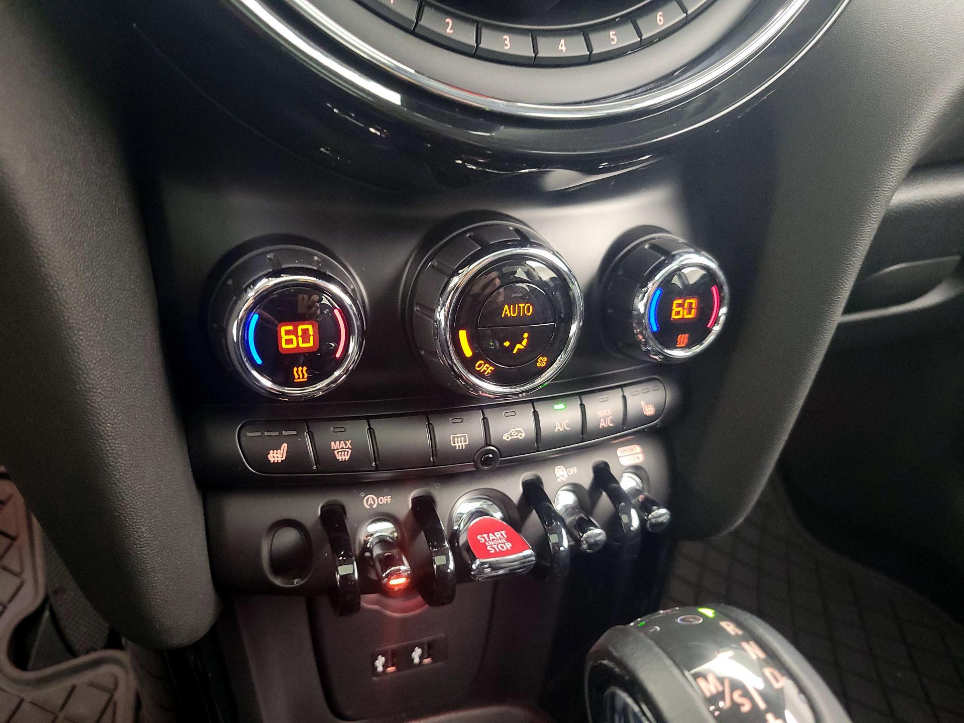 Thumbnail: 2019 MINI Cooper Hardtop - 16