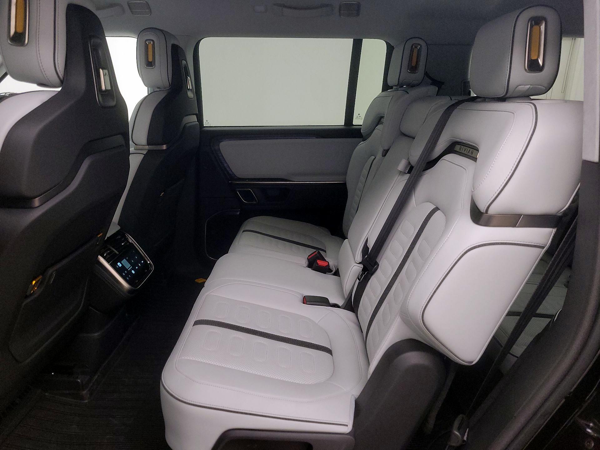 Thumbnail: 2023 Rivian R1S - 18