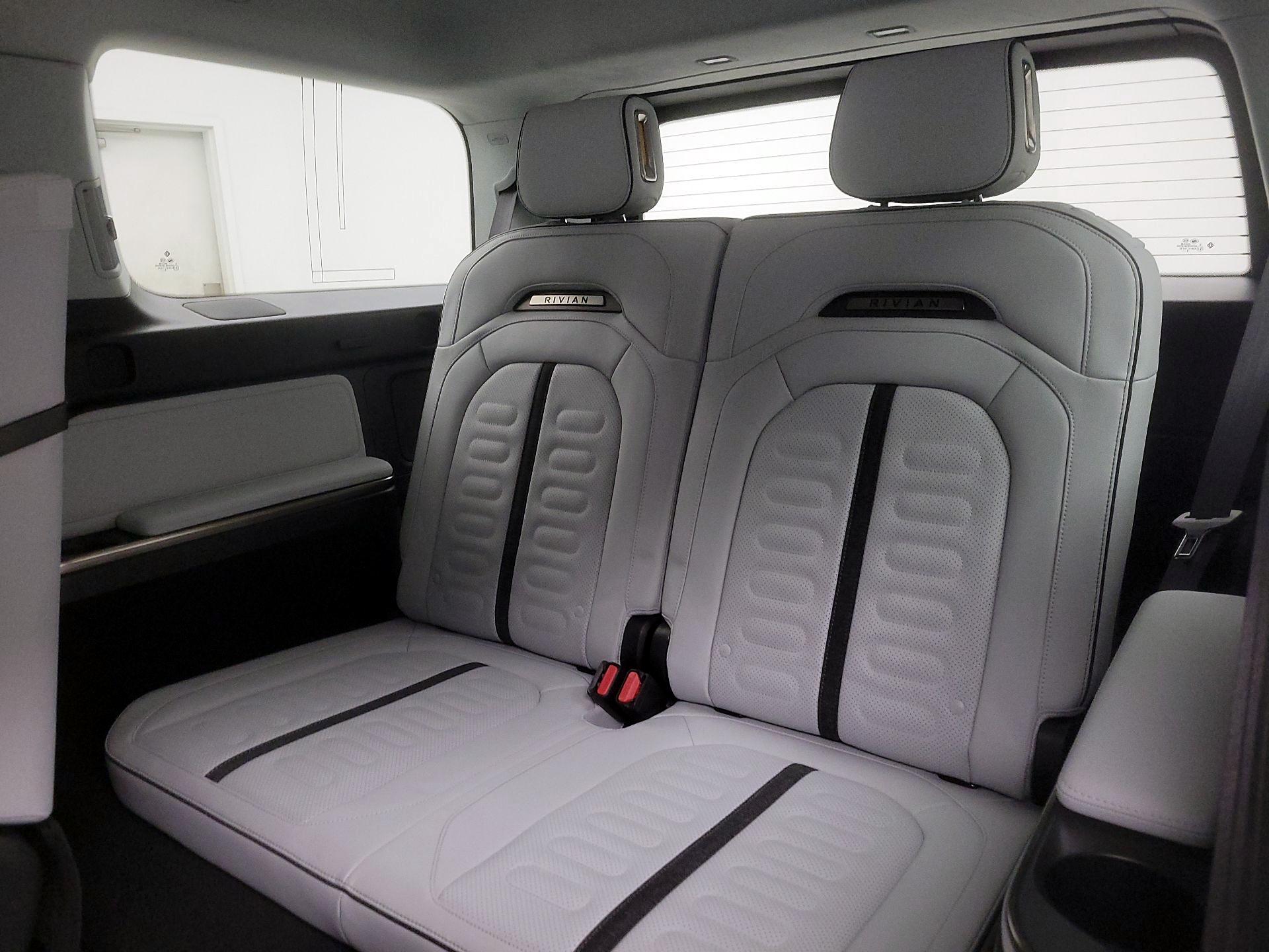 Thumbnail: 2023 Rivian R1S - 19