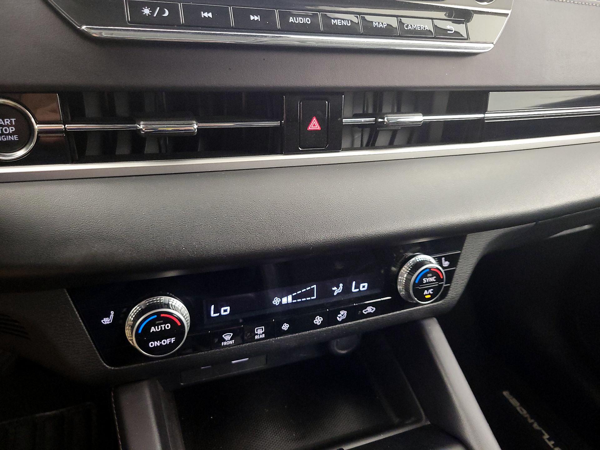 Thumbnail: 2023 Mitsubishi Outlander - 17