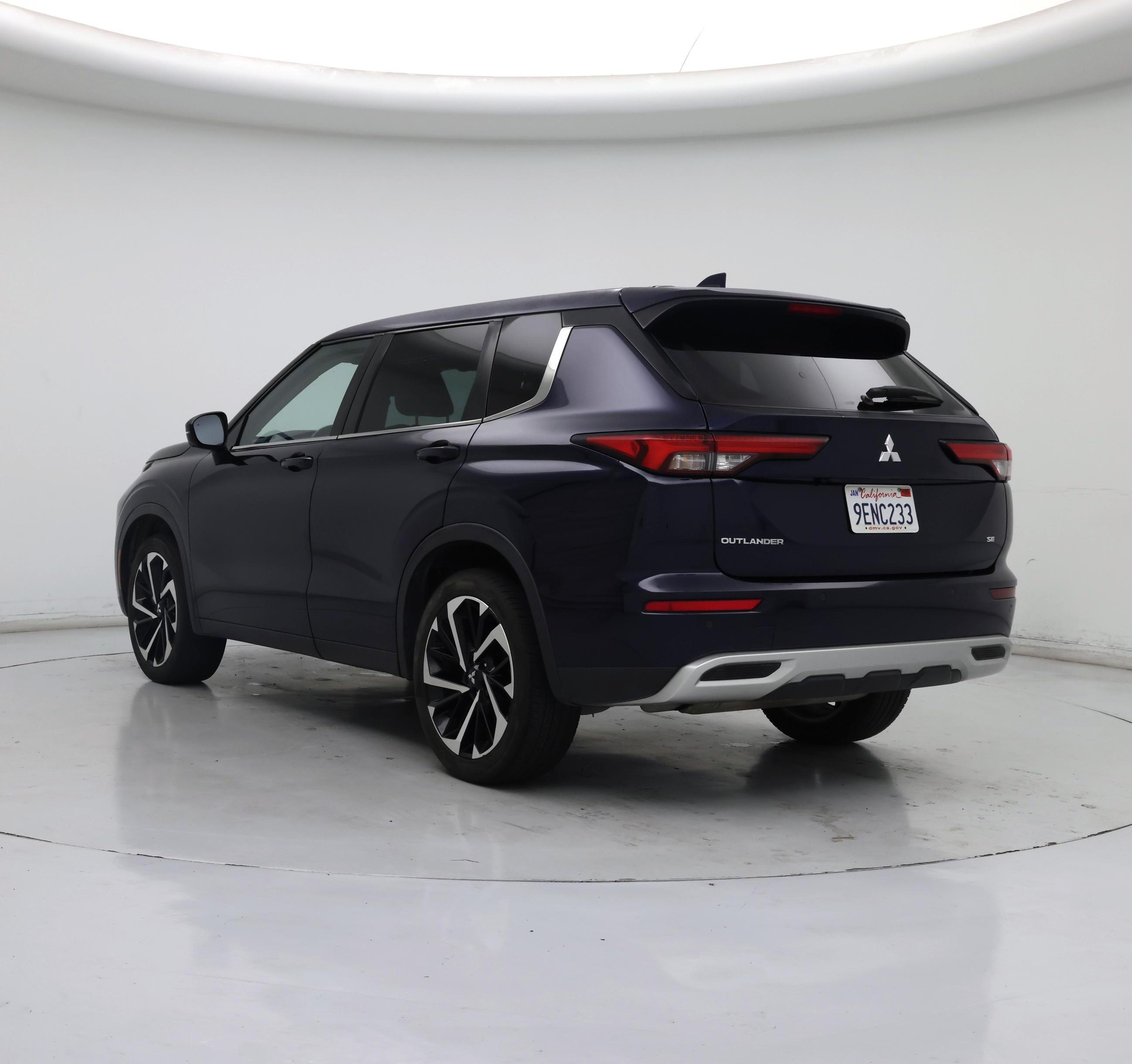 Thumbnail: 2023 Mitsubishi Outlander - 2