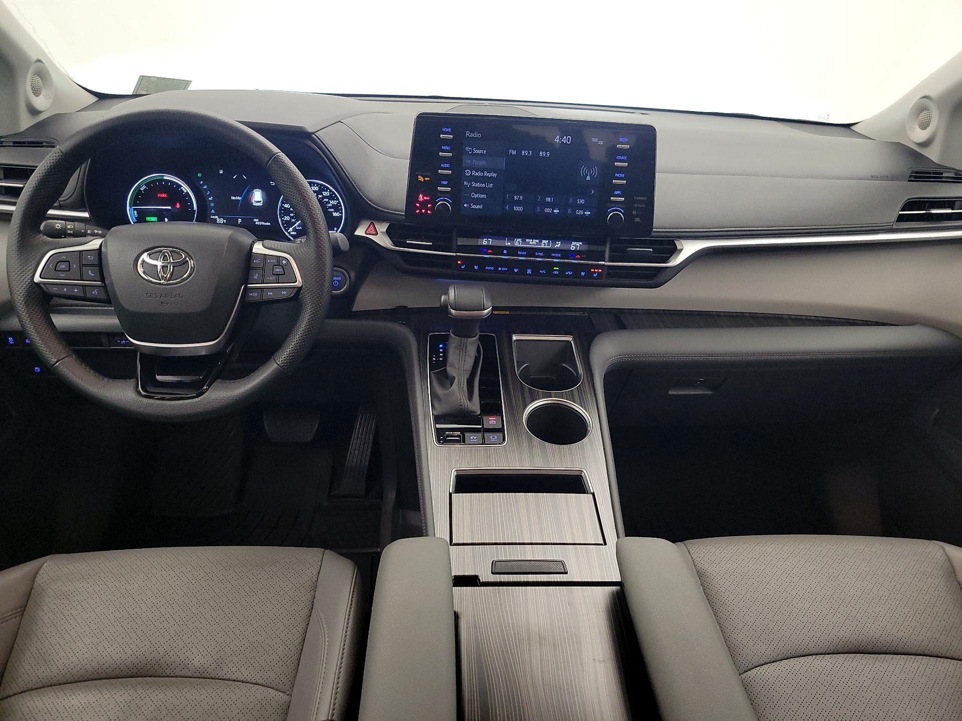 Thumbnail: 2023 Toyota Sienna - 9