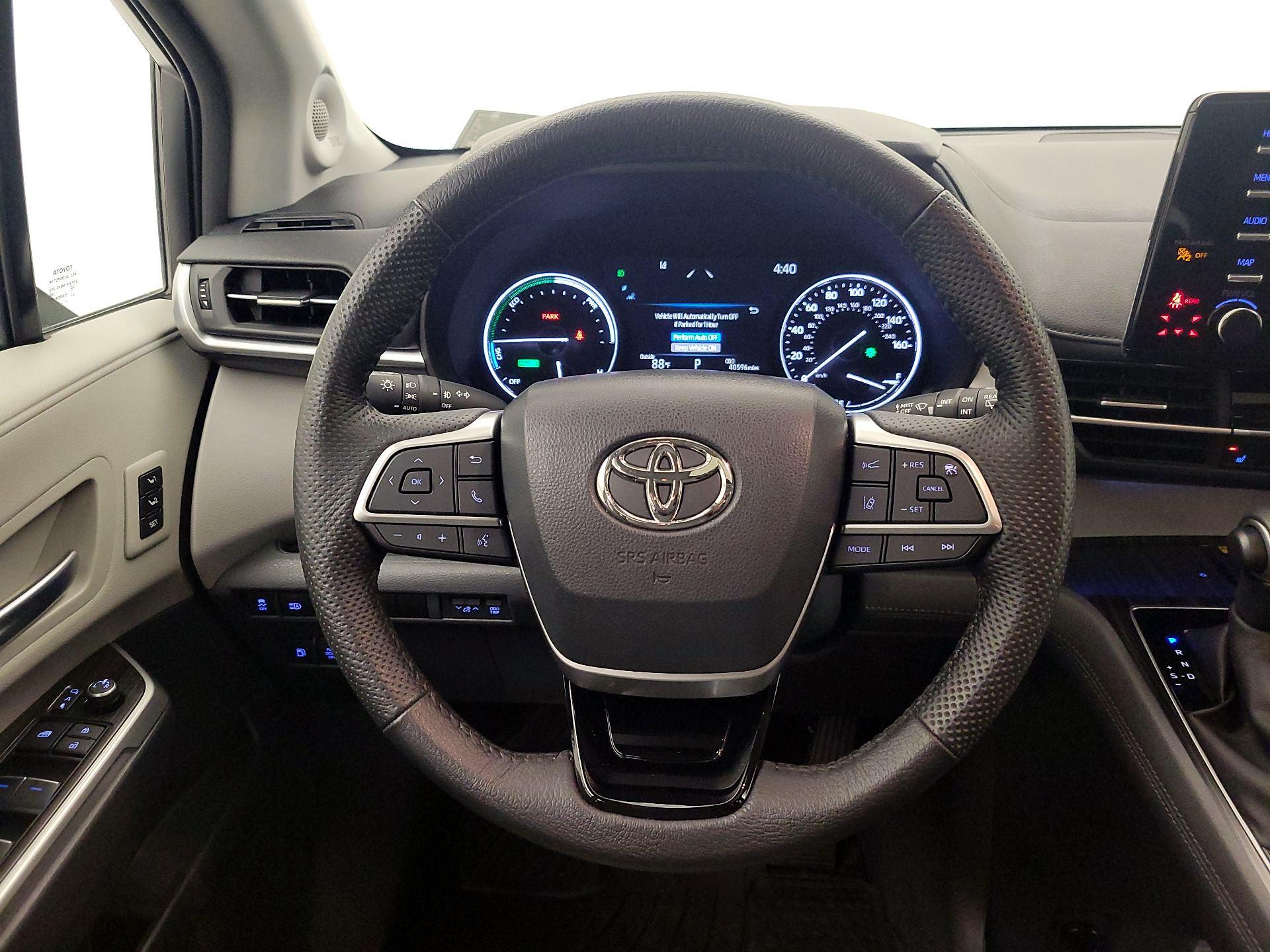 Thumbnail: 2023 Toyota Sienna - 10