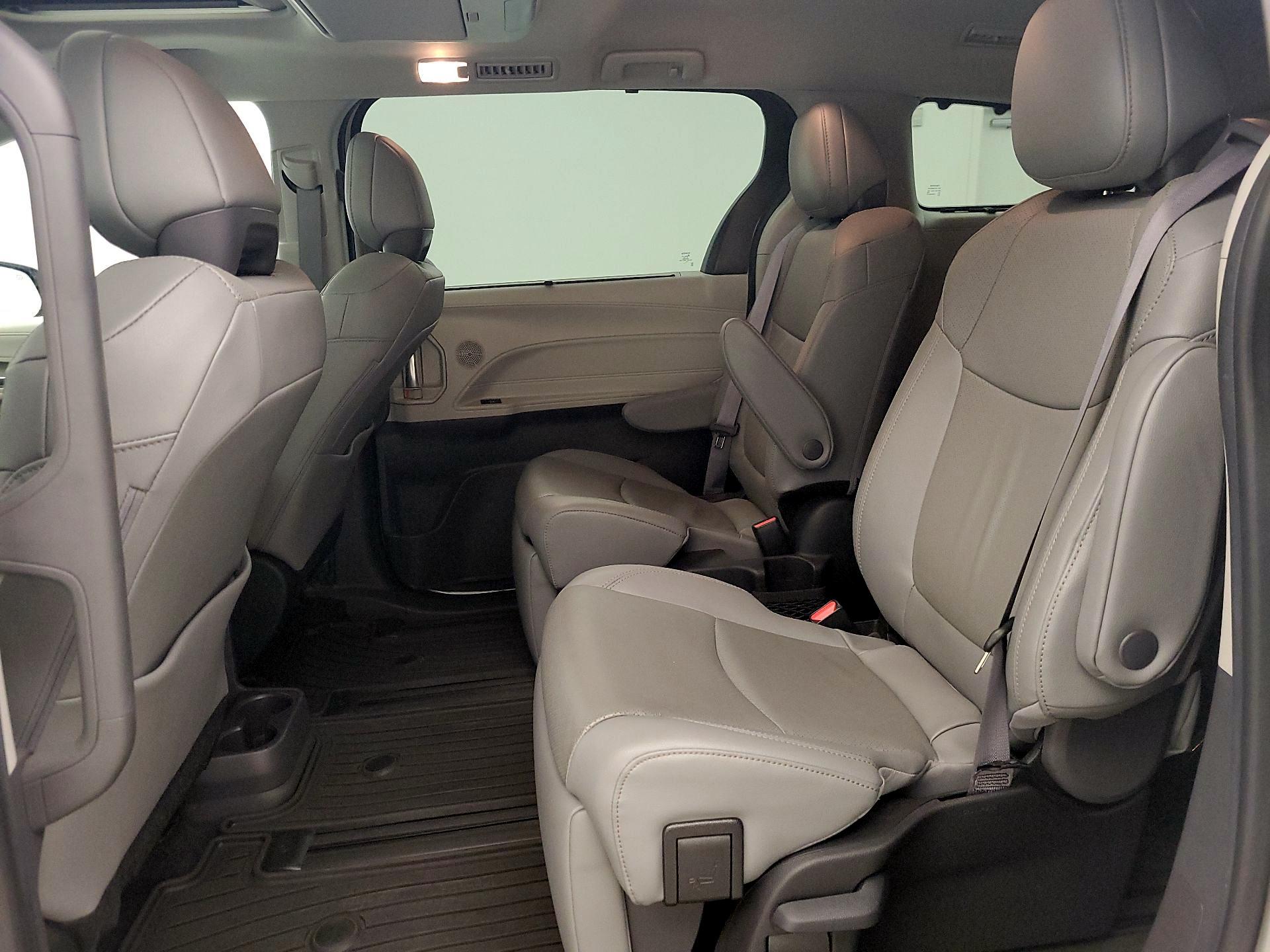 Thumbnail: 2023 Toyota Sienna - 19
