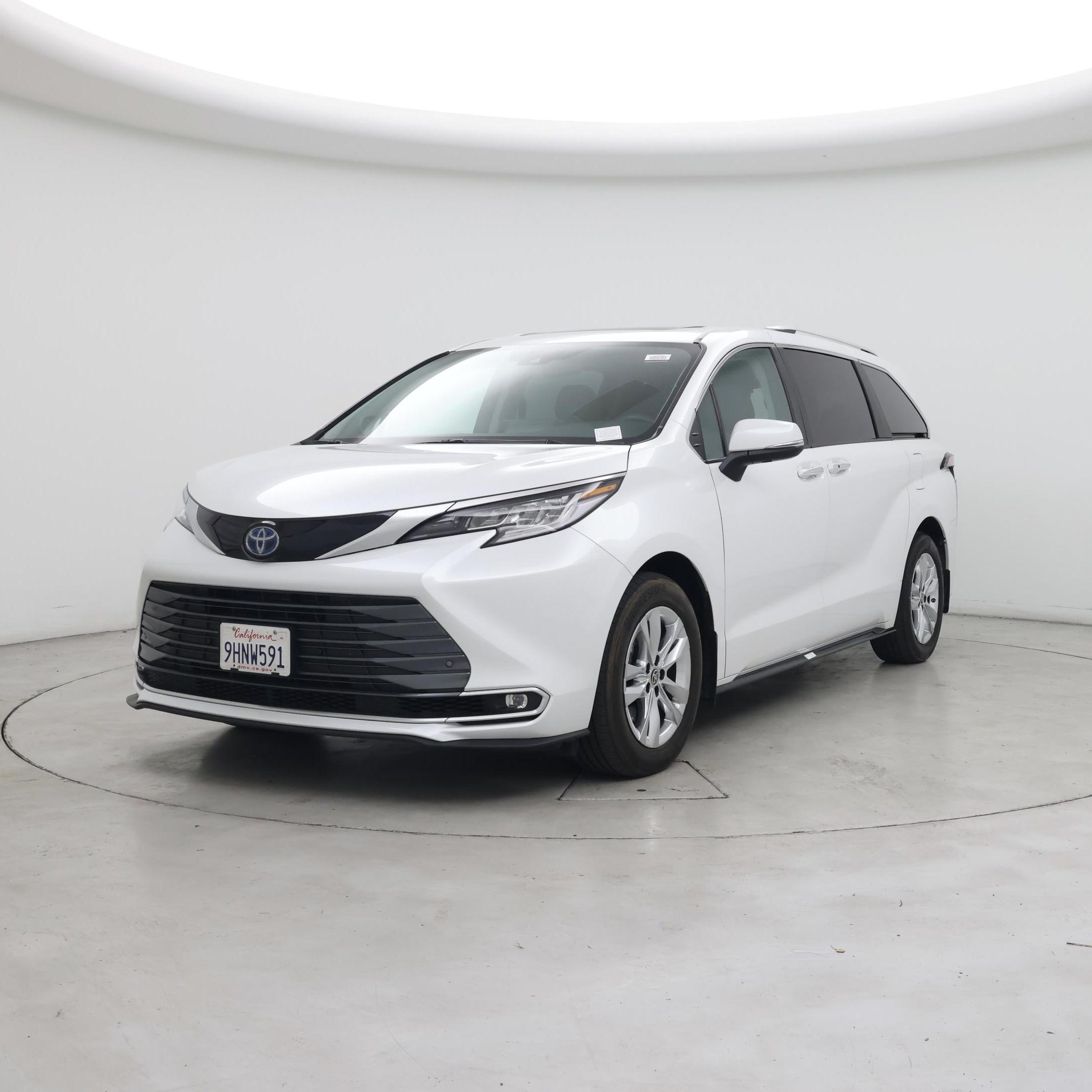 Thumbnail: 2023 Toyota Sienna - 4