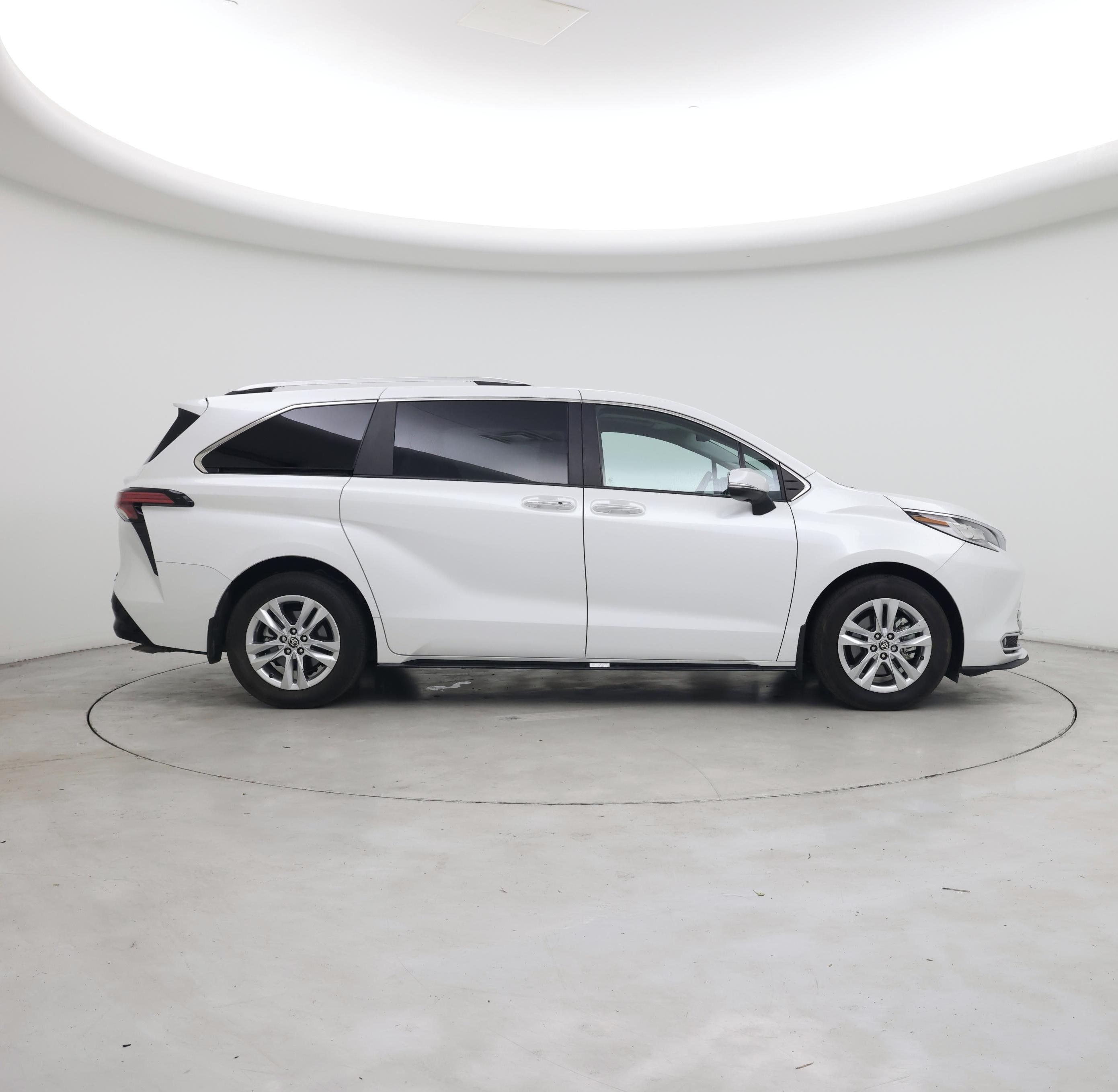 Thumbnail: 2023 Toyota Sienna - 7