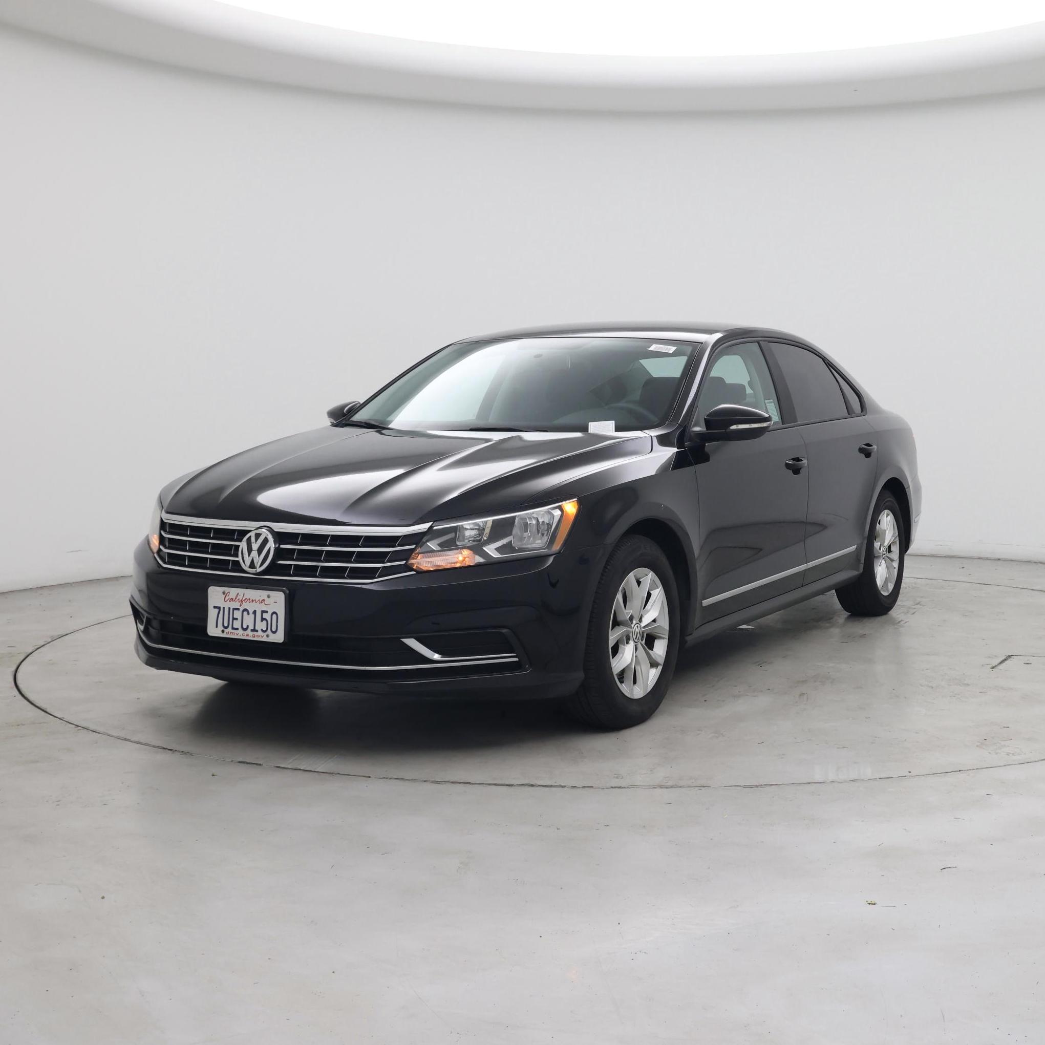 Thumbnail: 2016 Volkswagen Passat - 4