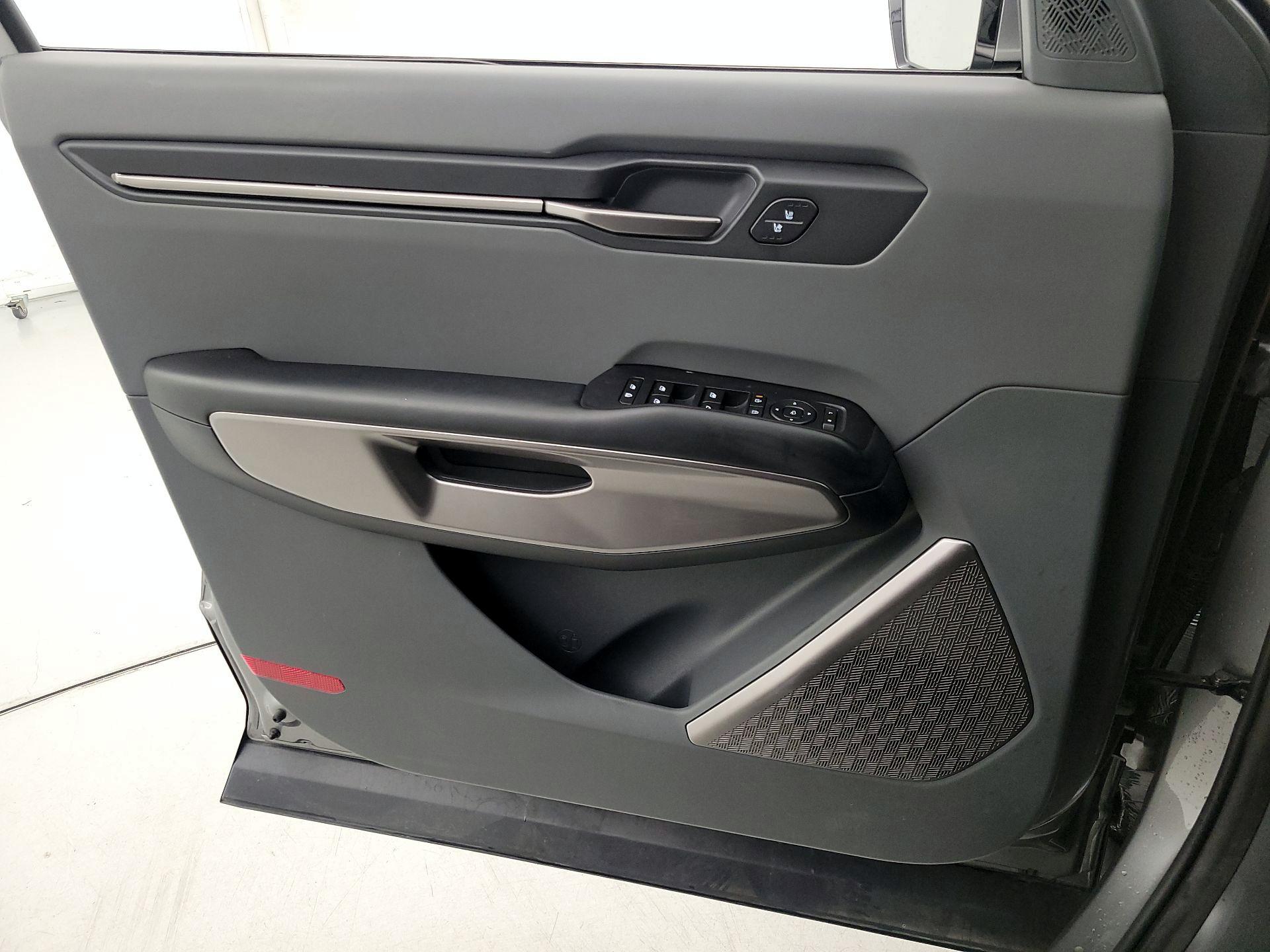 Thumbnail: 2024 Kia EV9 - 12