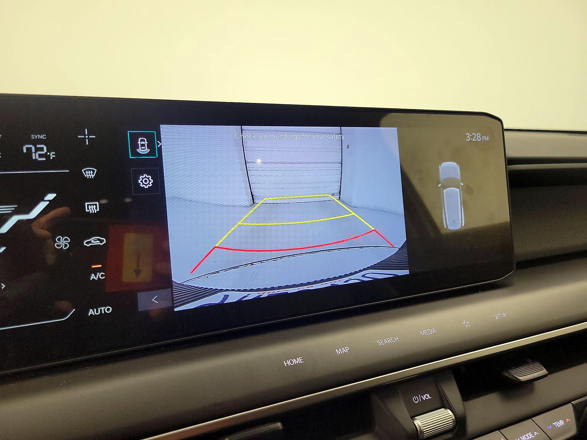 Thumbnail: 2024 Kia EV9 - 15