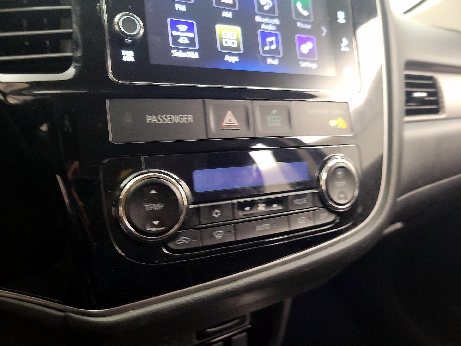 Thumbnail: 2018 Mitsubishi Outlander - 16