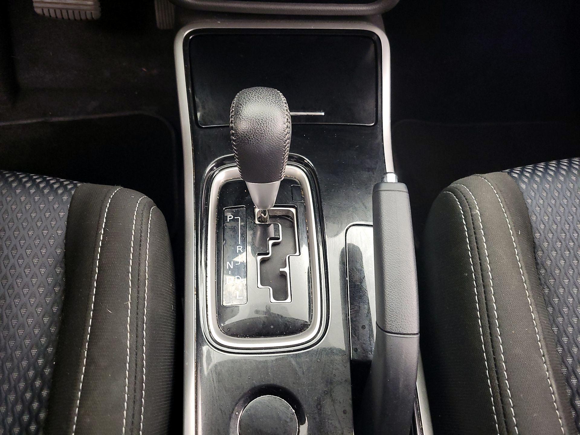 Thumbnail: 2018 Mitsubishi Outlander - 17