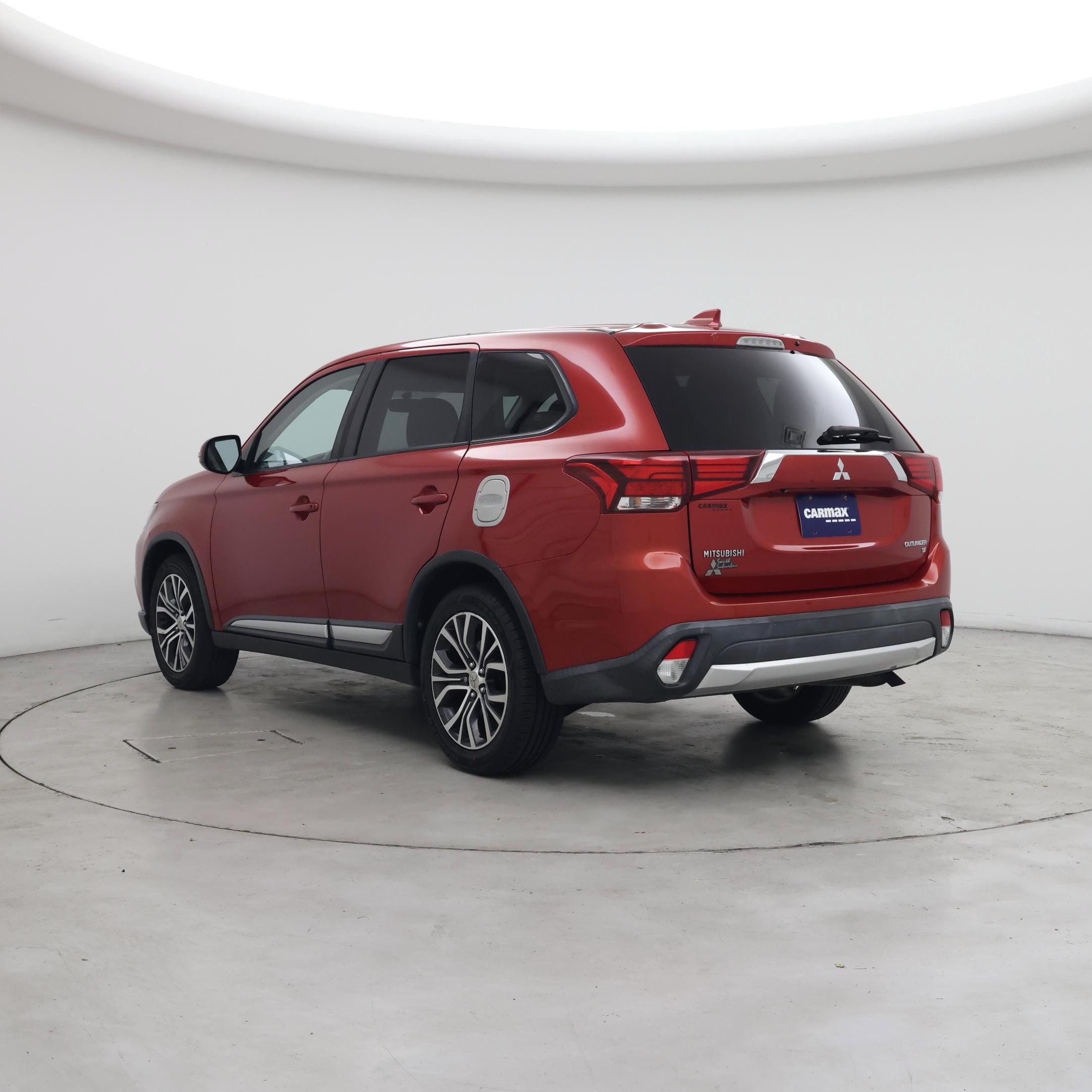 Thumbnail: 2018 Mitsubishi Outlander - 2