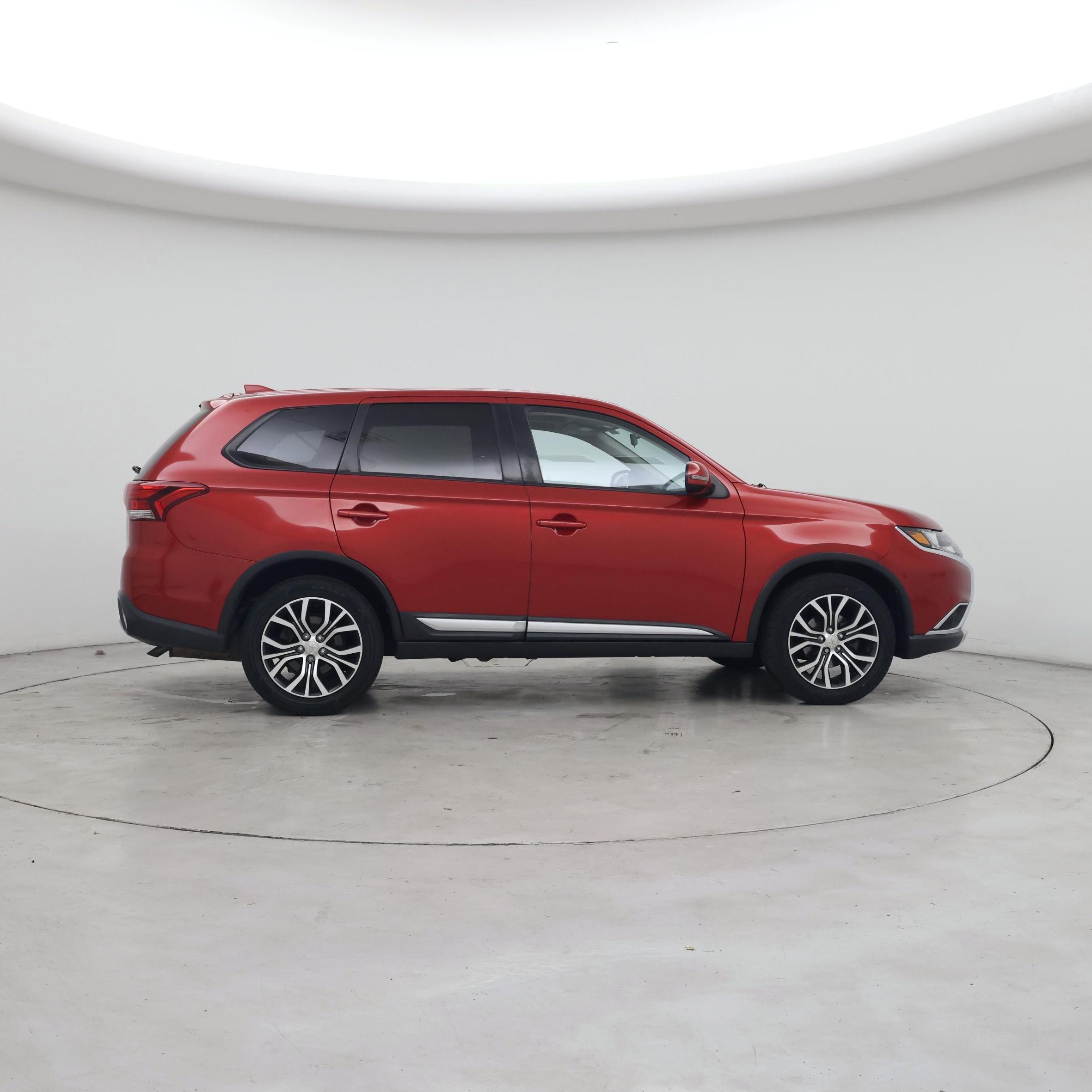 Thumbnail: 2018 Mitsubishi Outlander - 7