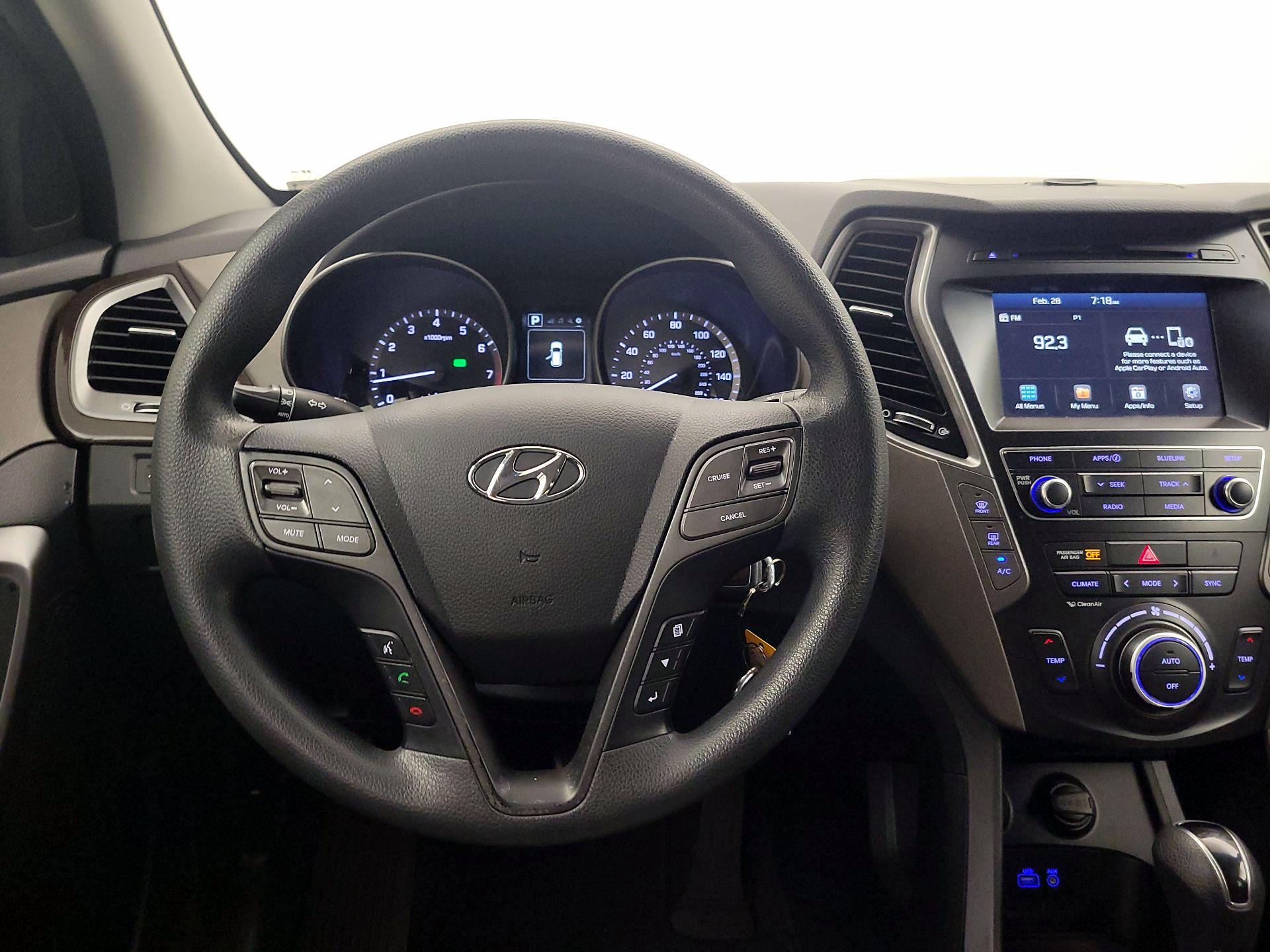 Thumbnail: 2017 Hyundai Santa Fe - 10