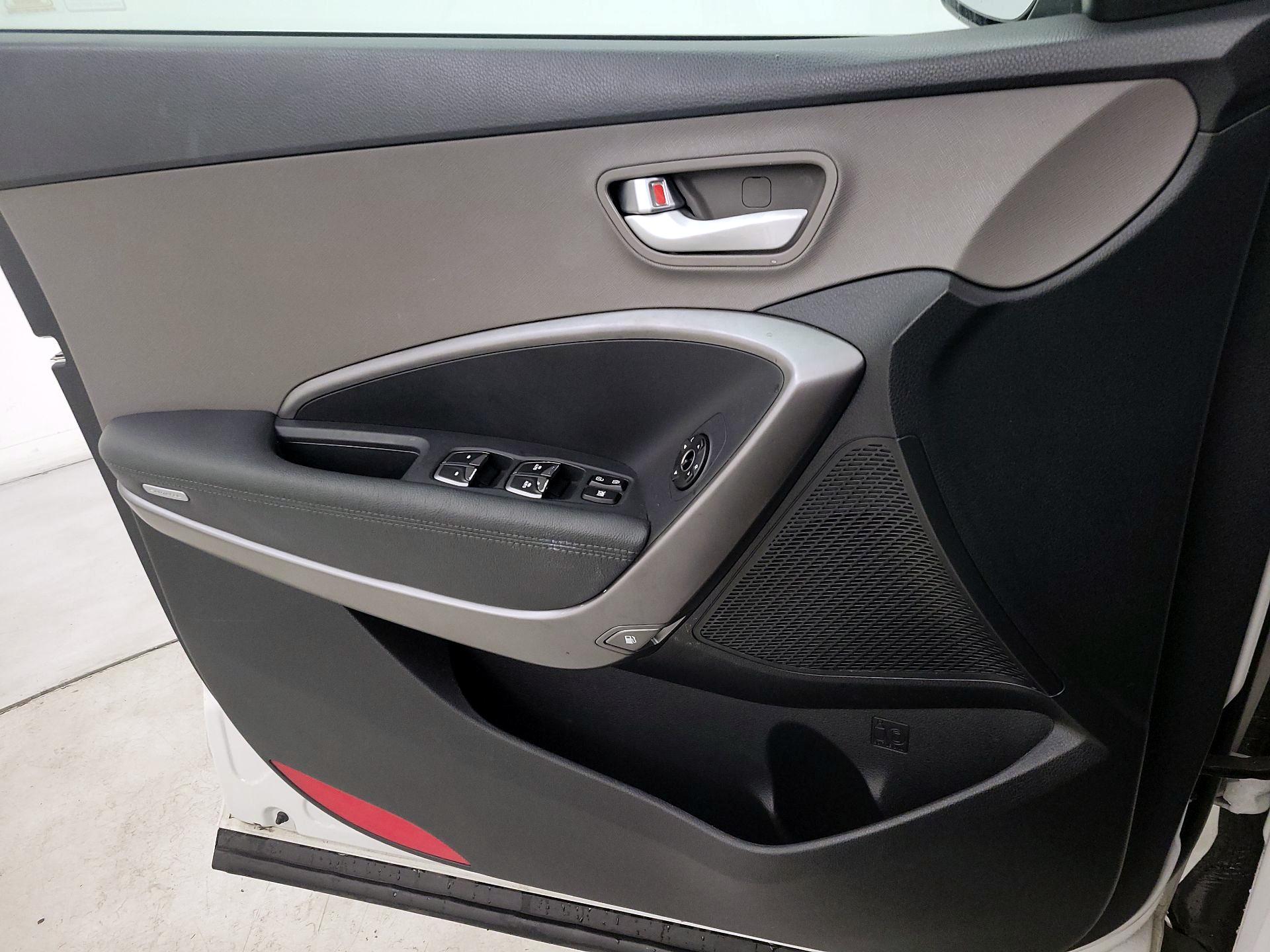 Thumbnail: 2017 Hyundai Santa Fe - 12