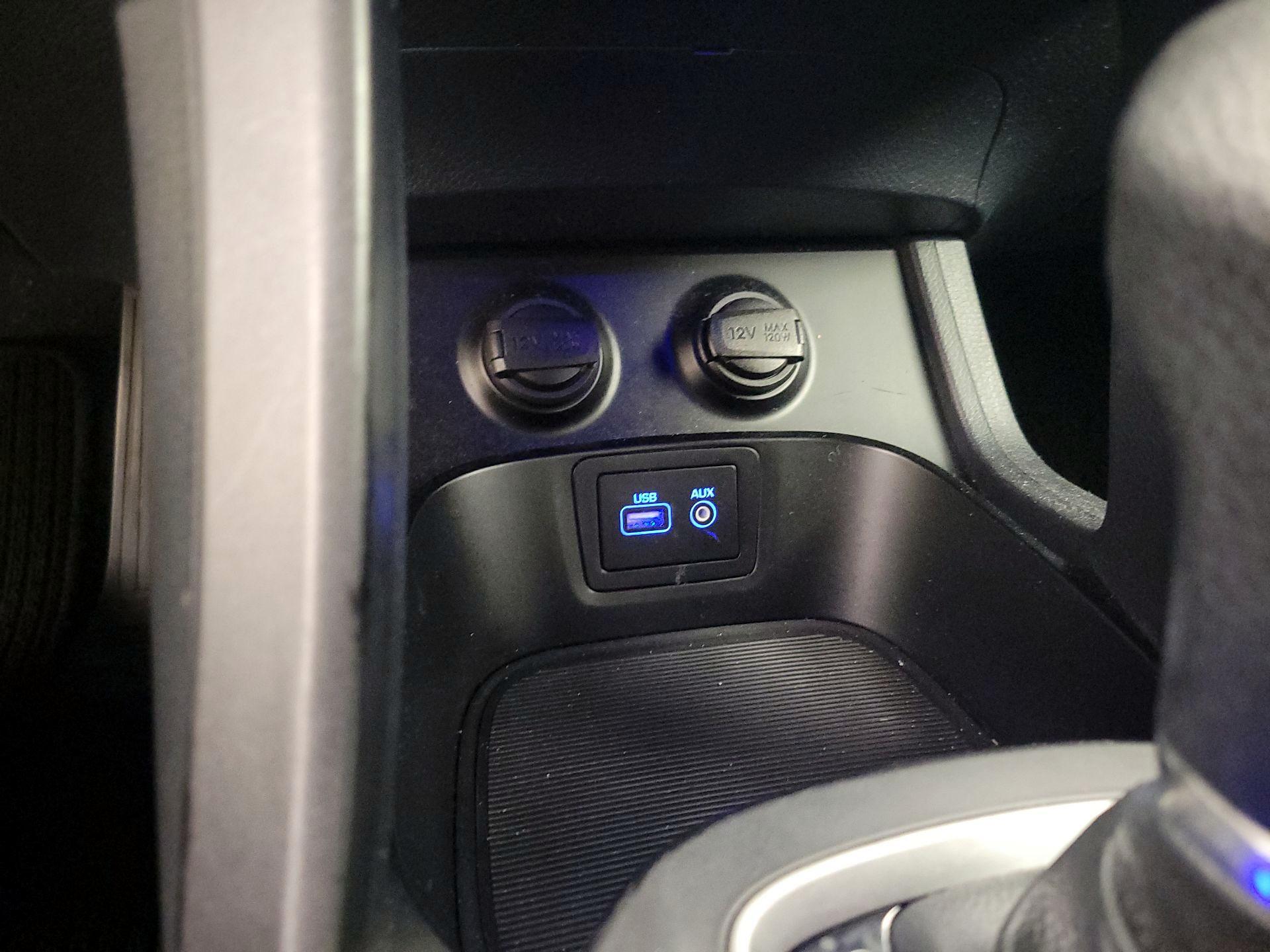 Thumbnail: 2017 Hyundai Santa Fe - 18