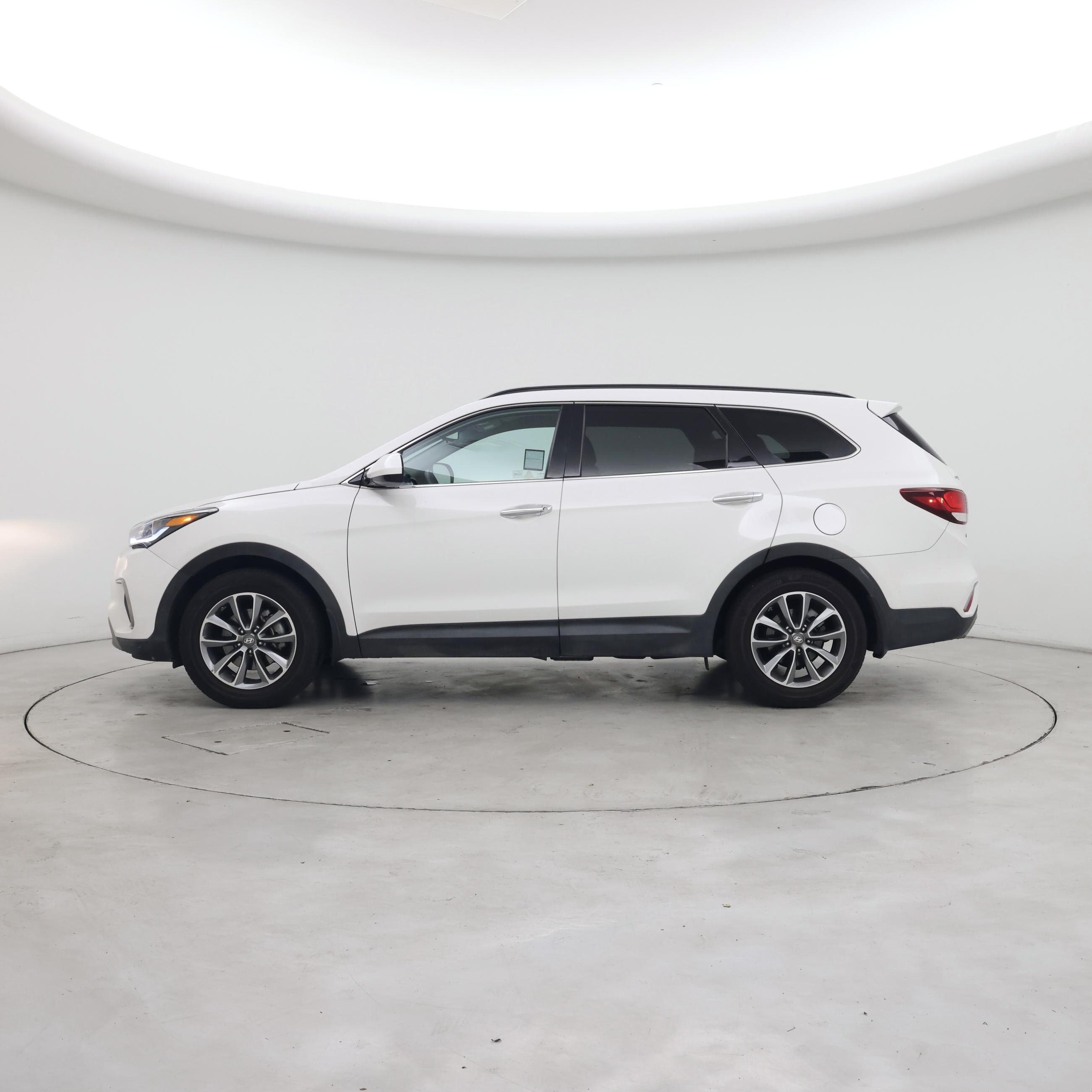 Thumbnail: 2017 Hyundai Santa Fe - 3