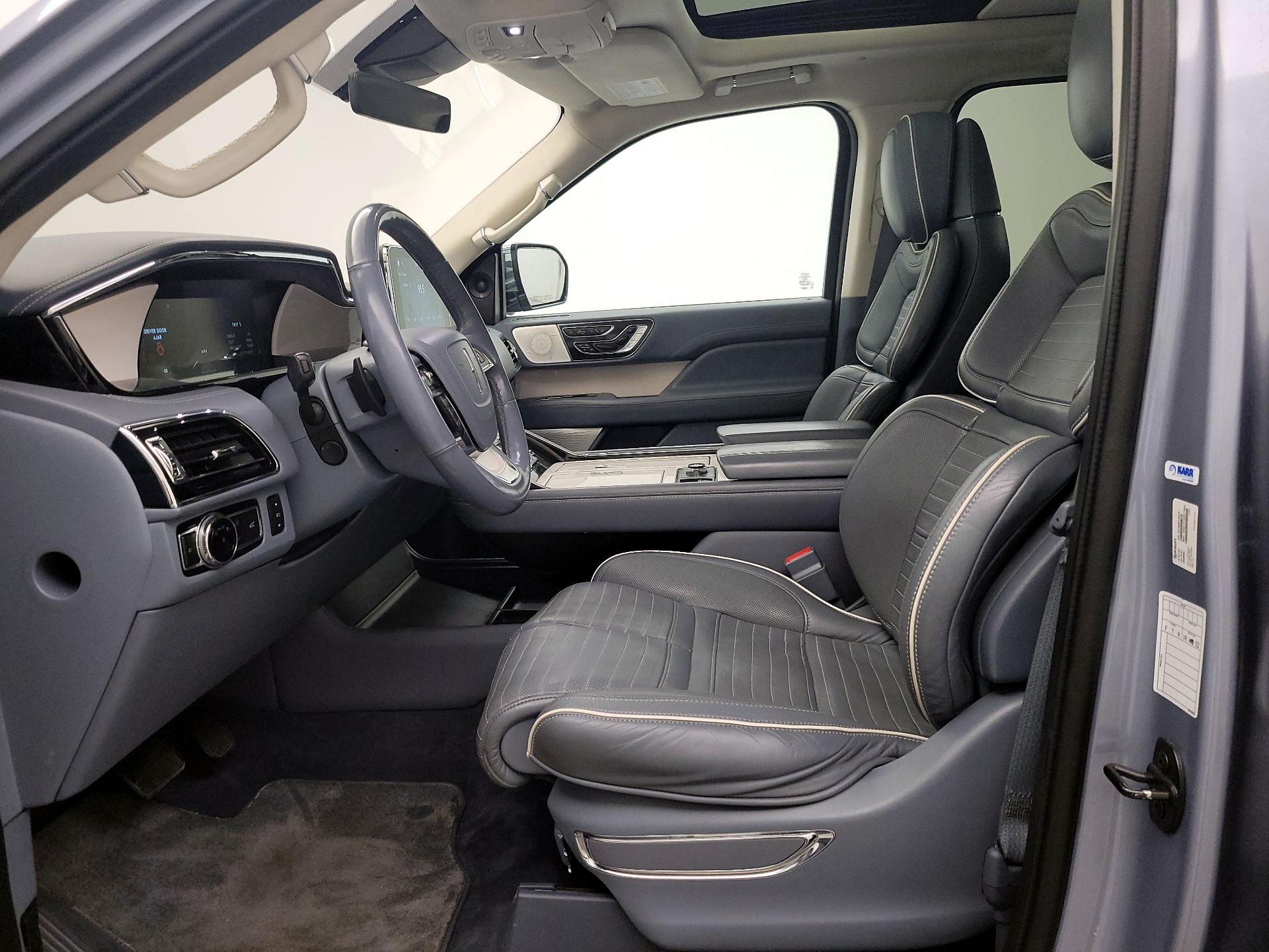 Thumbnail: 2019 Lincoln Navigator - 11