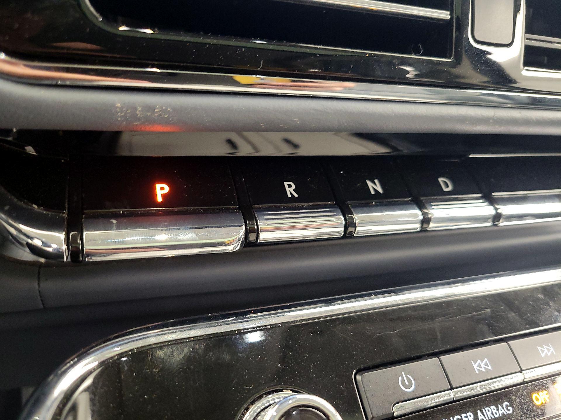 Thumbnail: 2019 Lincoln Navigator - 17