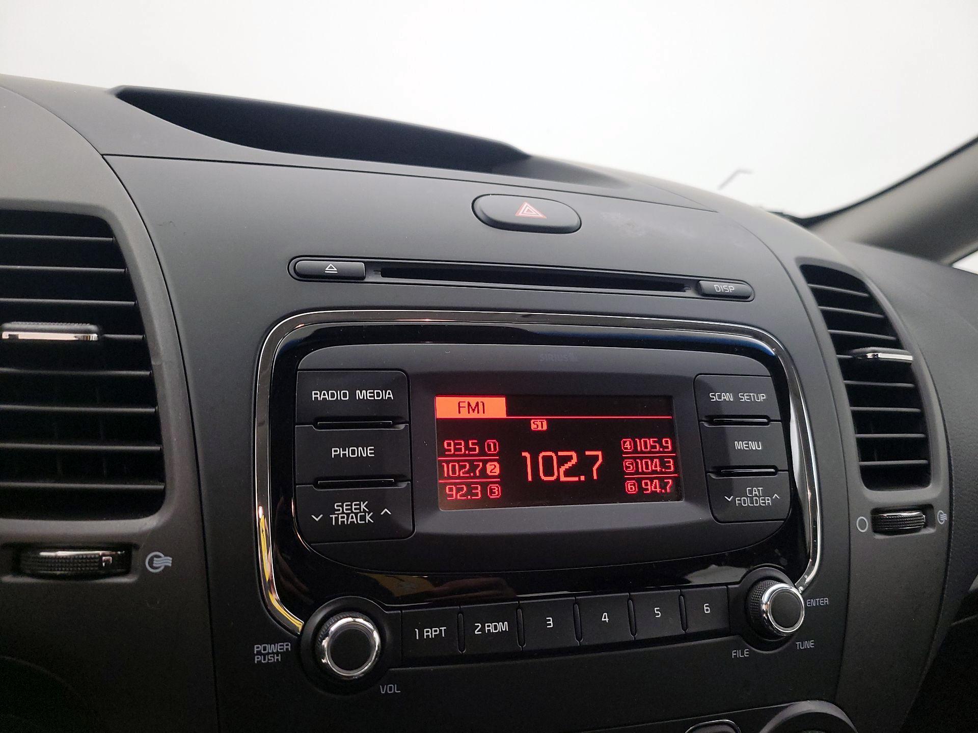 Thumbnail: 2017 Kia Forte - 14