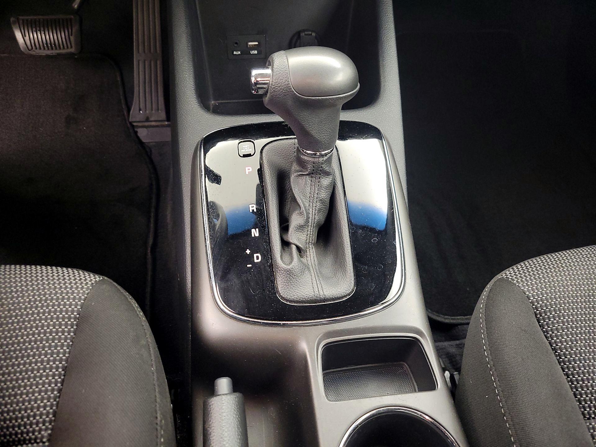 Thumbnail: 2017 Kia Forte - 16