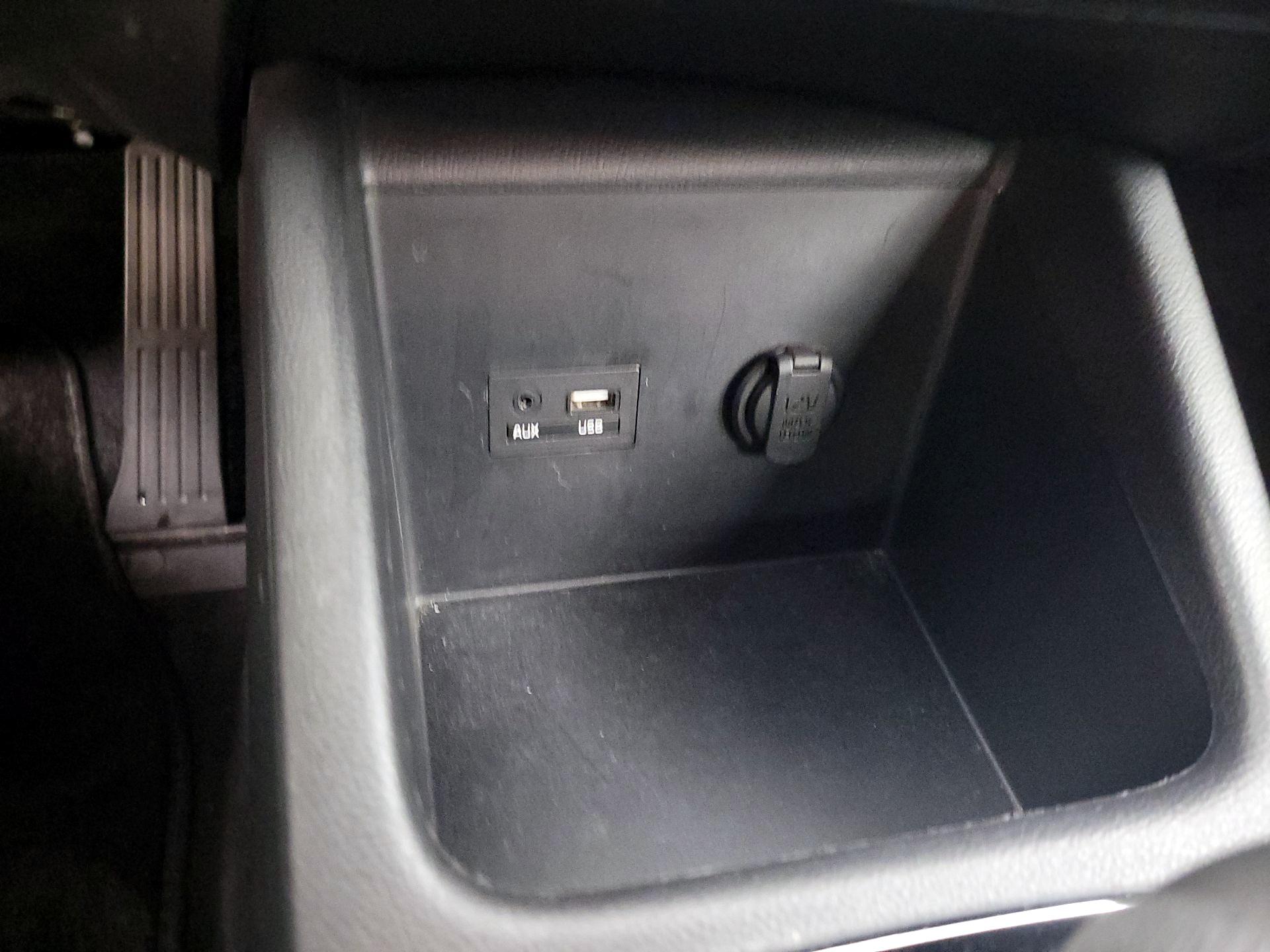 Thumbnail: 2017 Kia Forte - 17