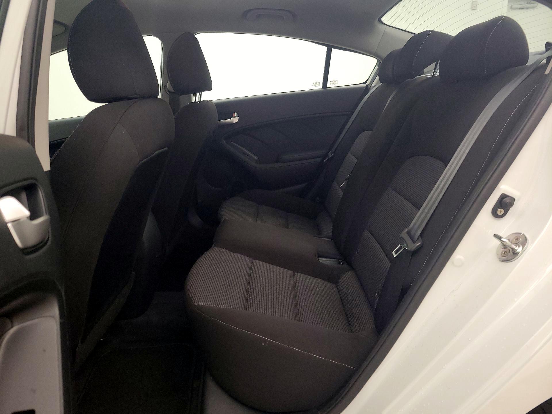 Thumbnail: 2017 Kia Forte - 18