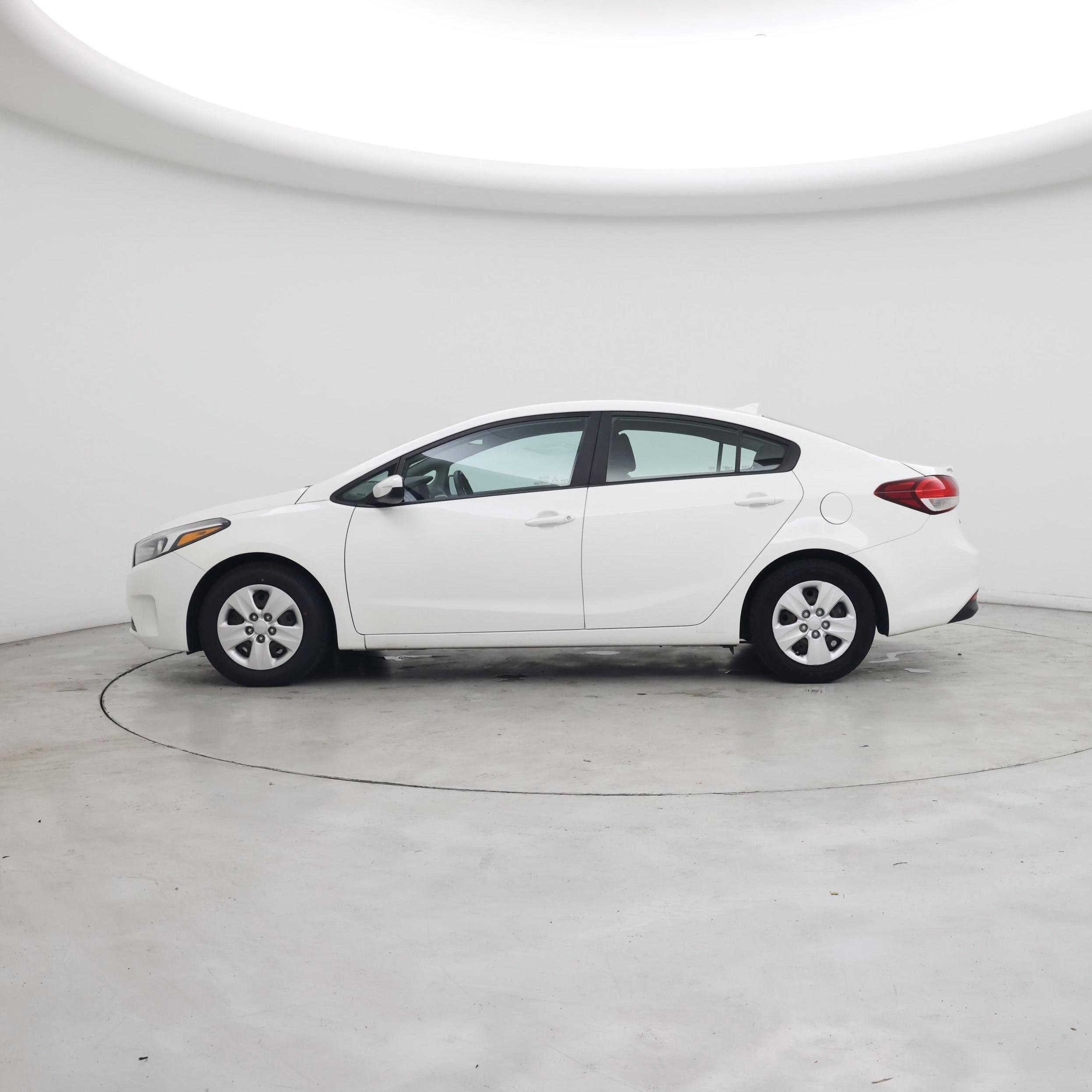 Thumbnail: 2017 Kia Forte - 3