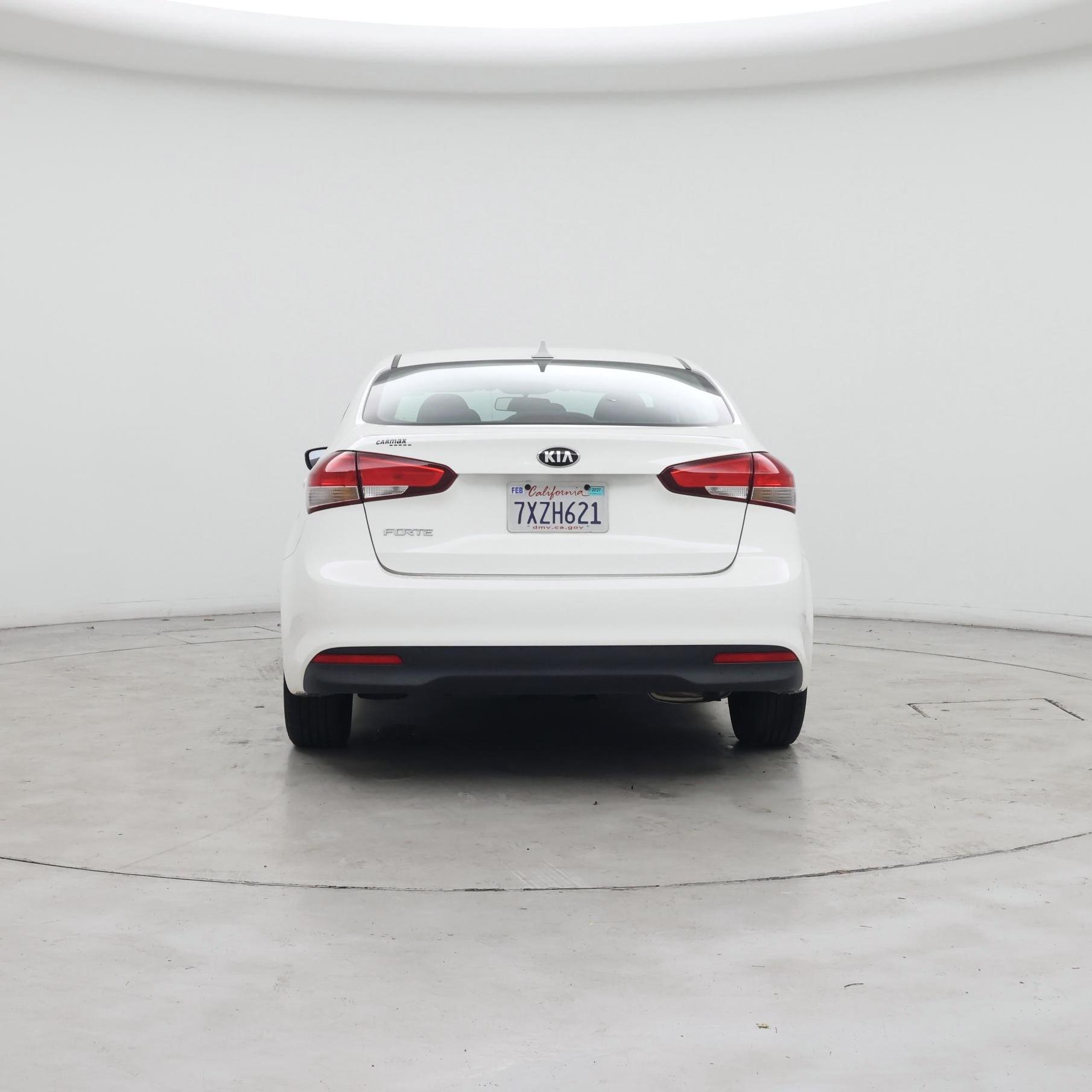 Thumbnail: 2017 Kia Forte - 6