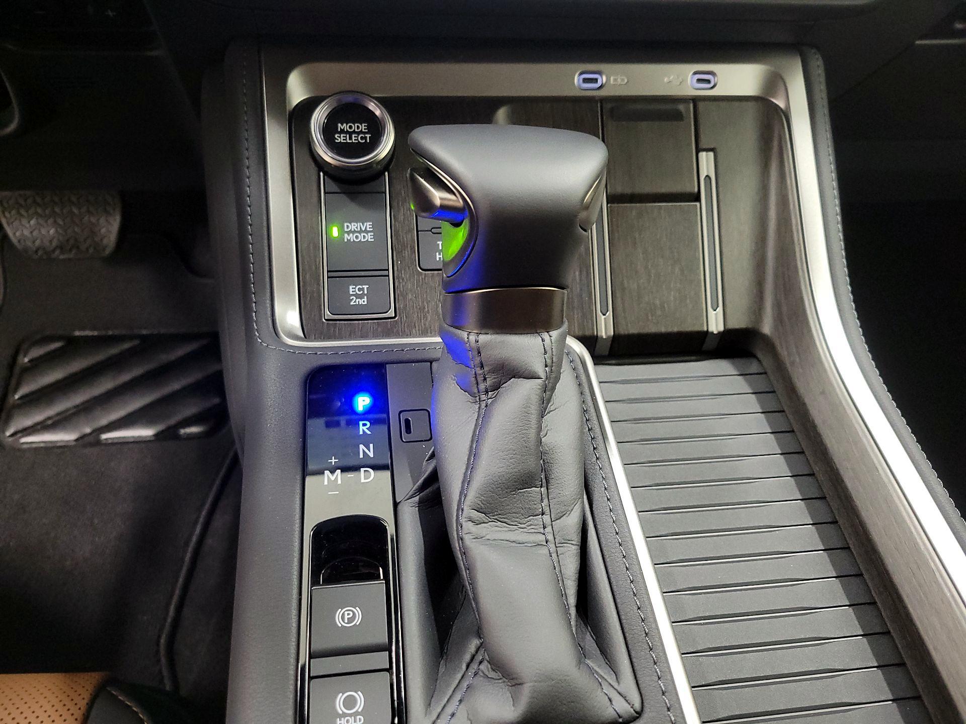 Thumbnail: 2025 Lexus GX - 17