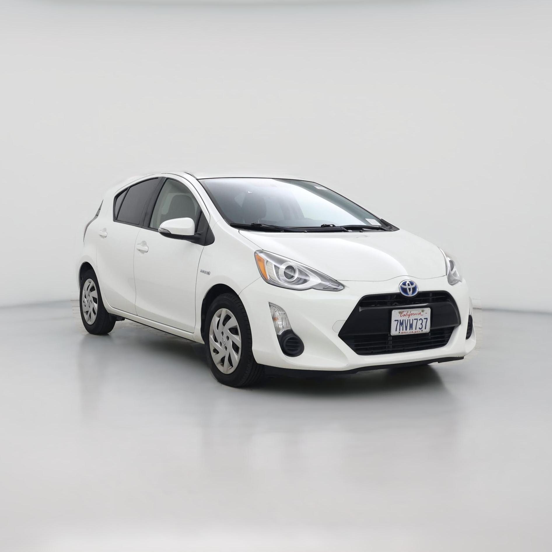 Thumbnail: 2015 Toyota Prius c - 1
