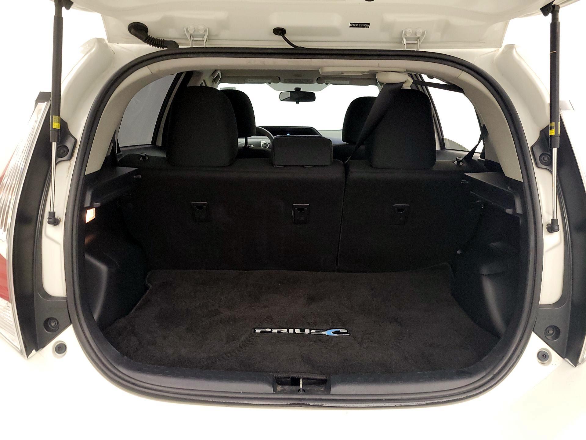 Thumbnail: 2015 Toyota Prius c - 19