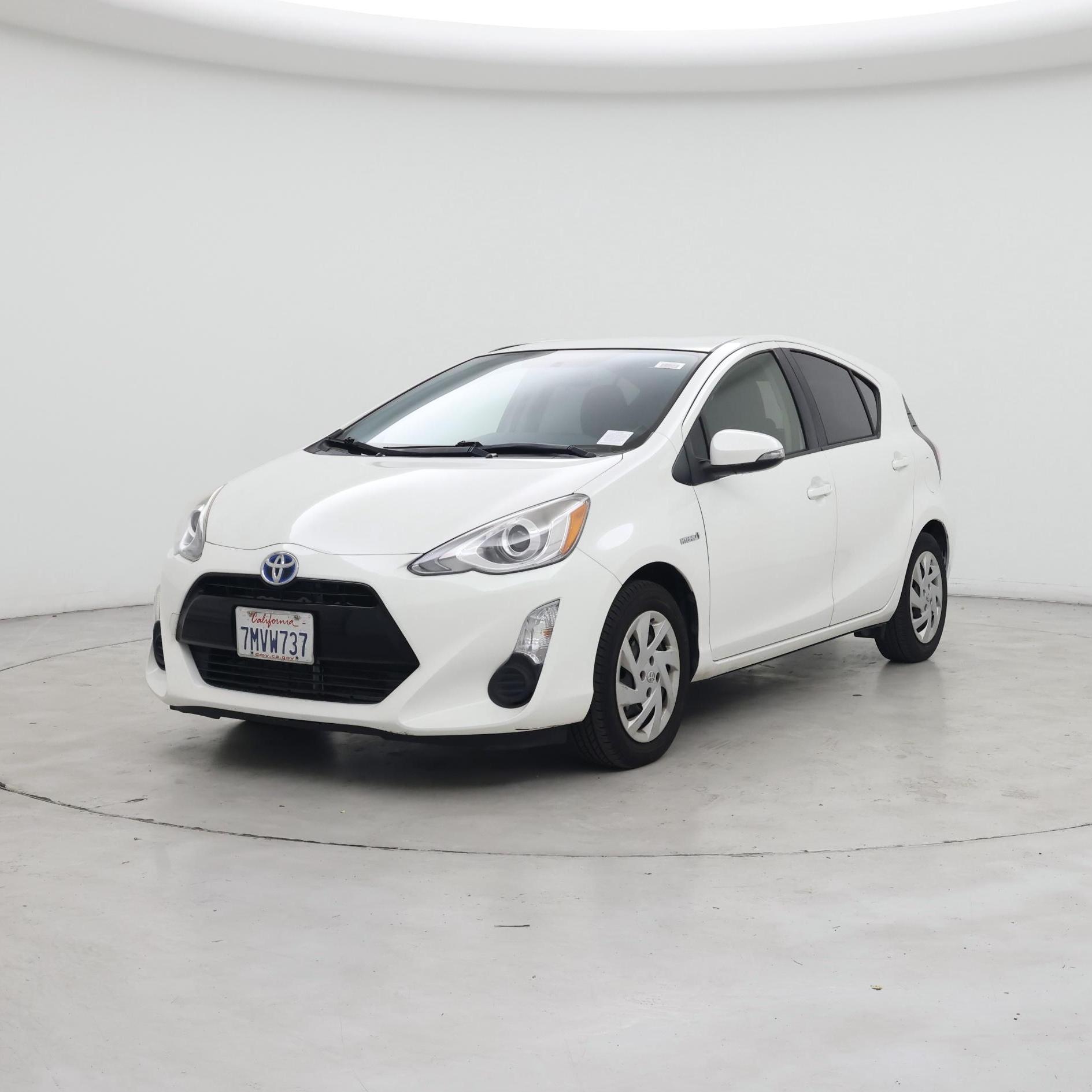 Thumbnail: 2015 Toyota Prius c - 4