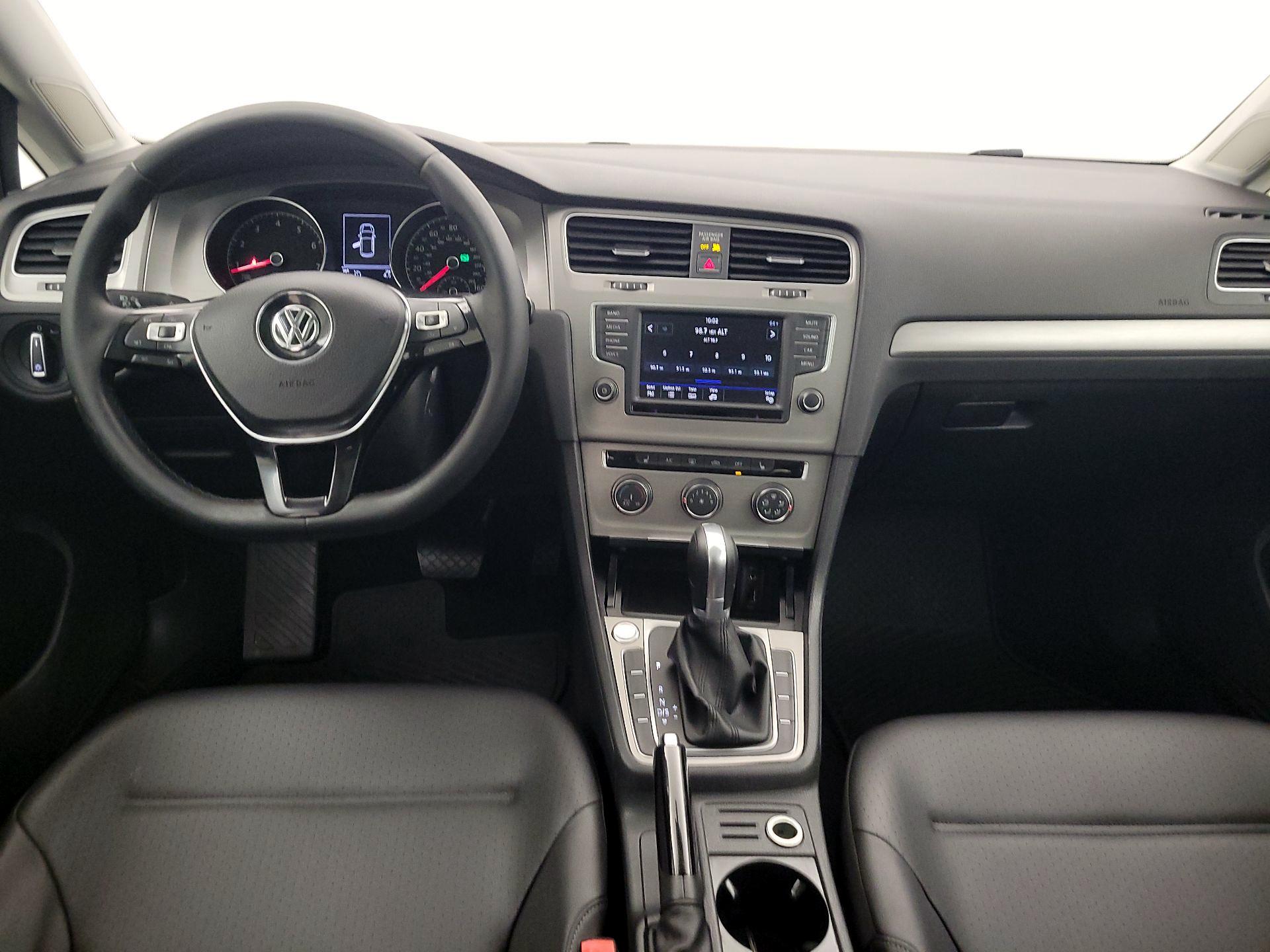 Thumbnail: 2017 Volkswagen Golf - 9