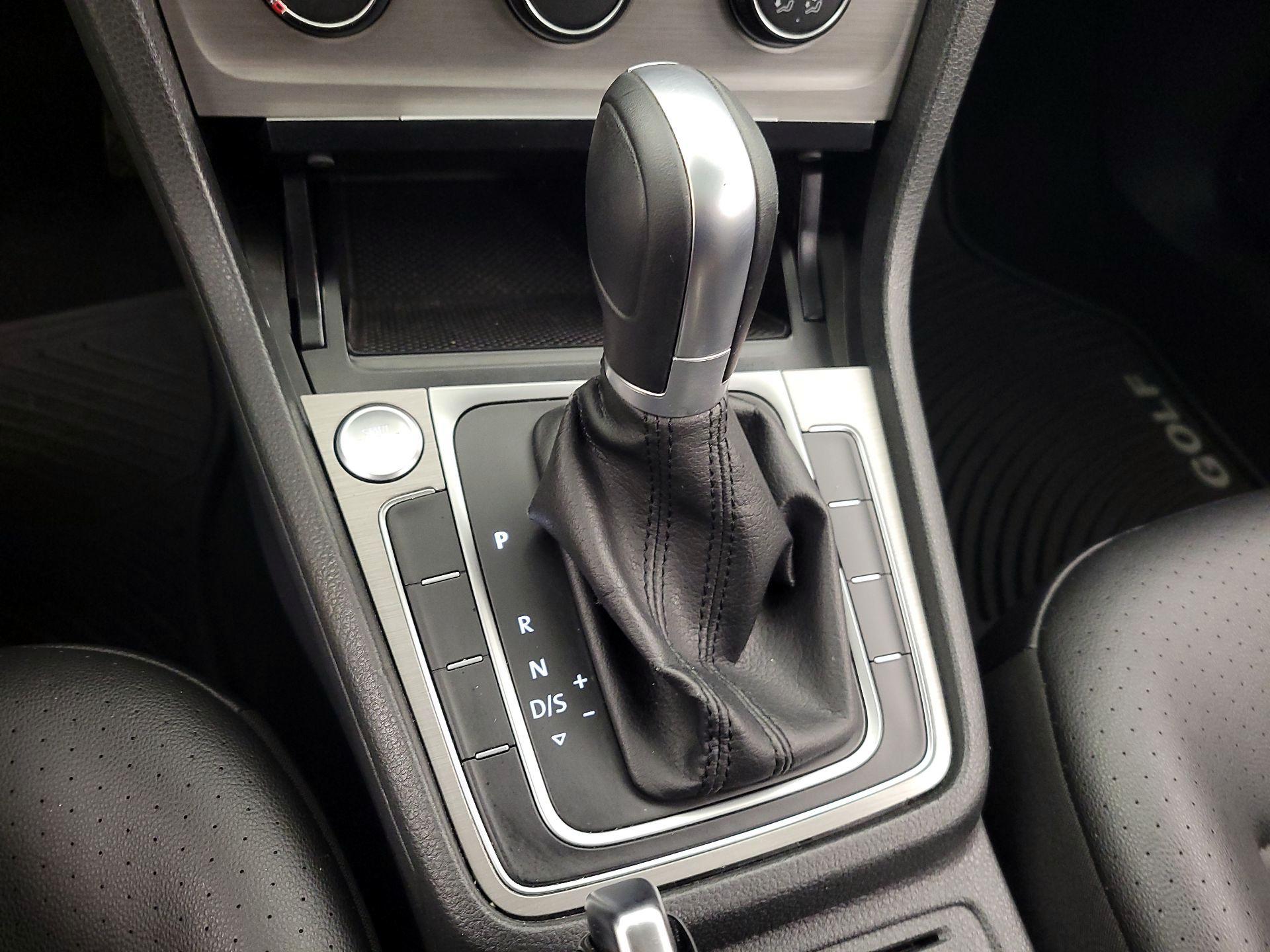 Thumbnail: 2017 Volkswagen Golf - 17