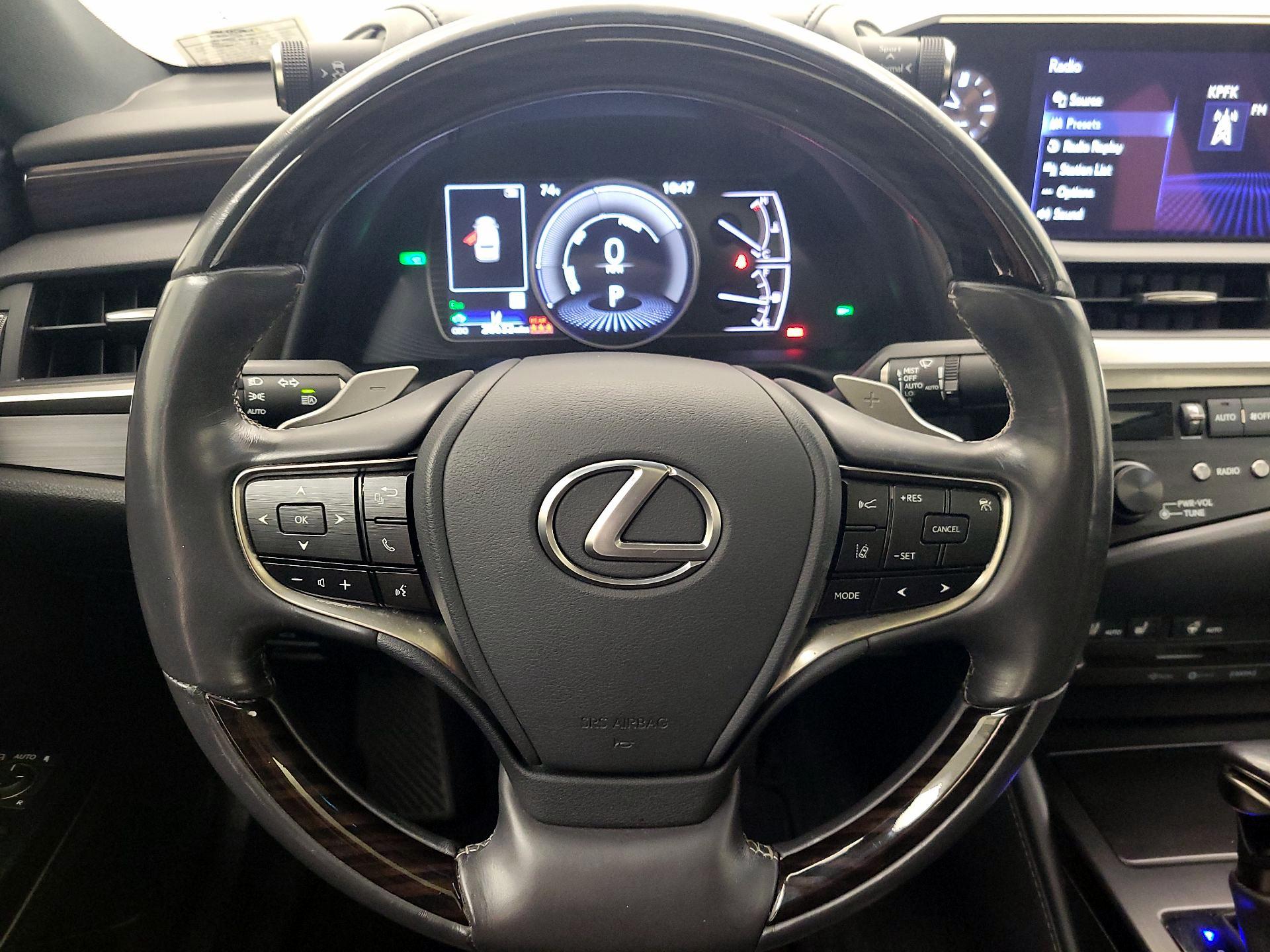 Thumbnail: 2020 Lexus ES - 10