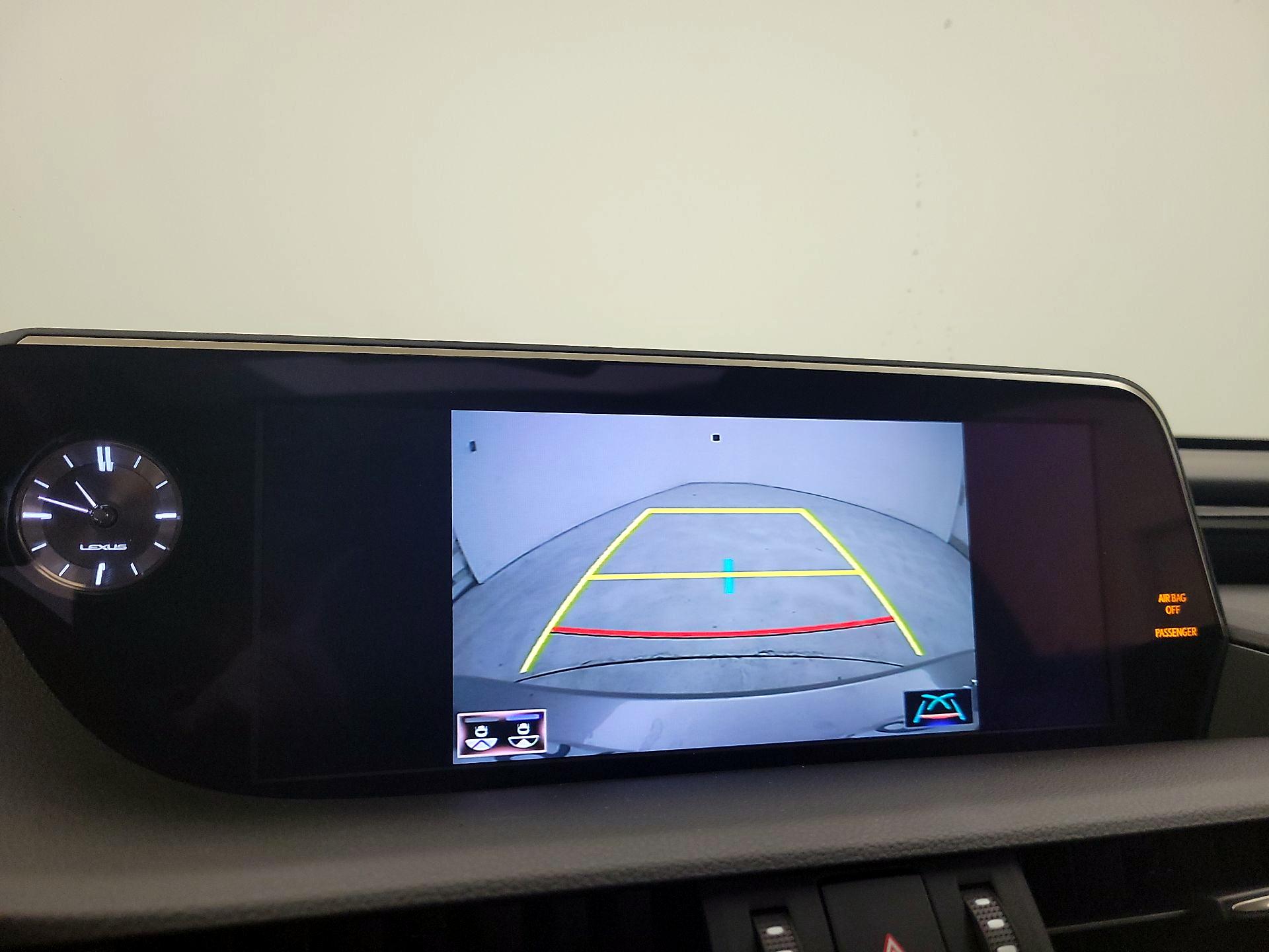 Thumbnail: 2020 Lexus ES - 15