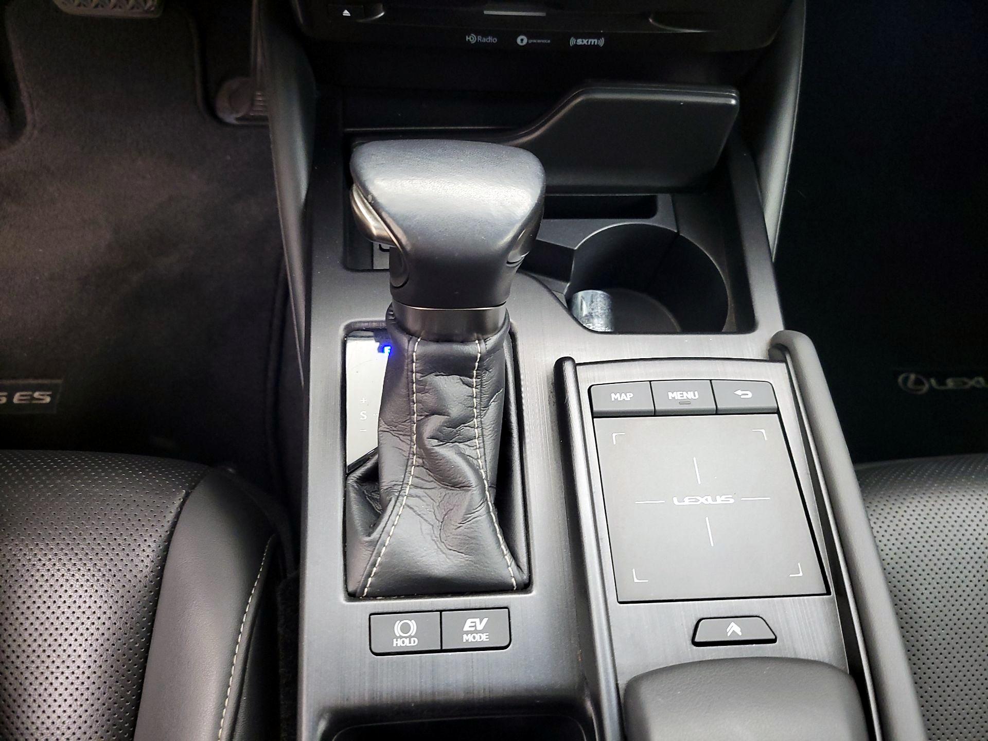 Thumbnail: 2020 Lexus ES - 18