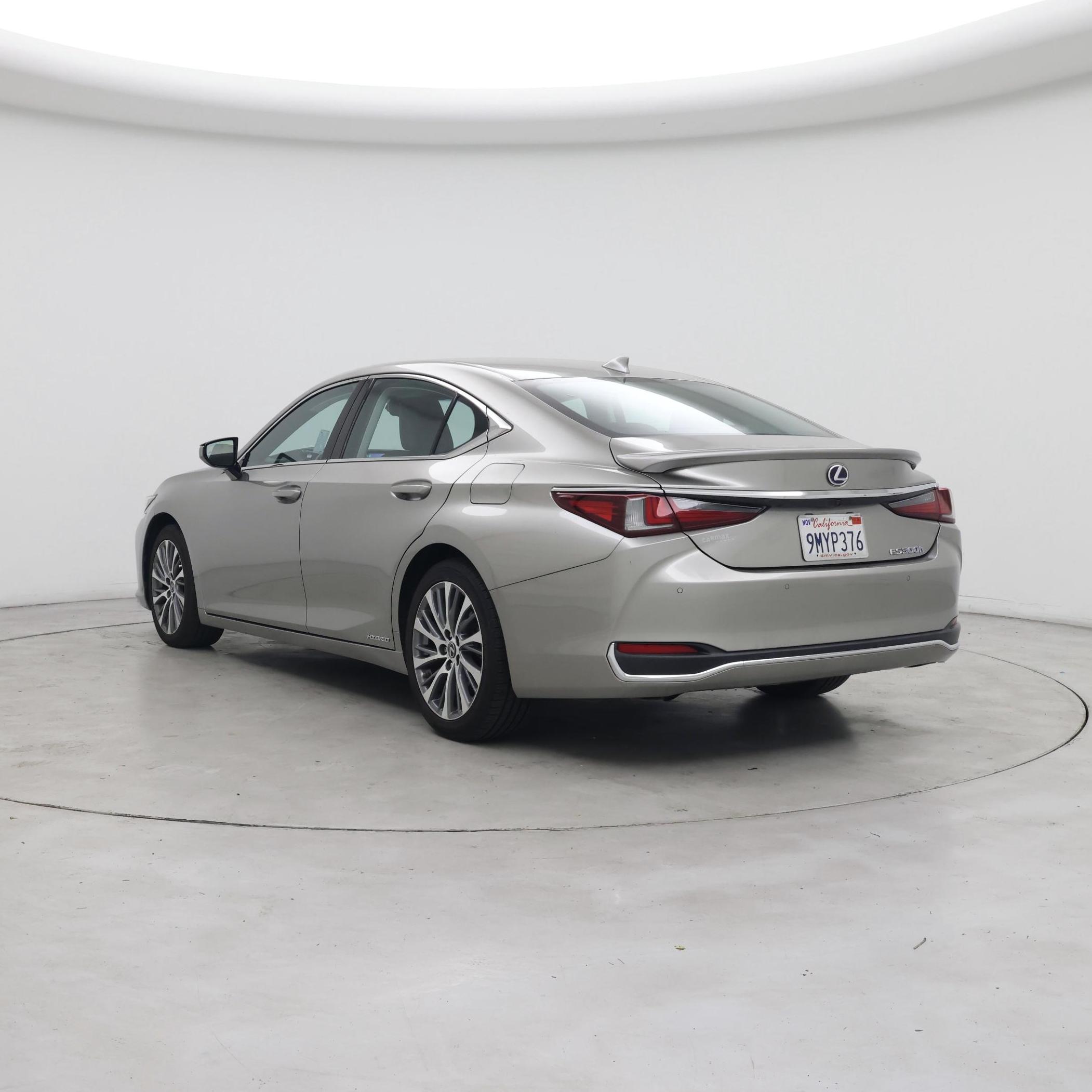 Thumbnail: 2020 Lexus ES - 2