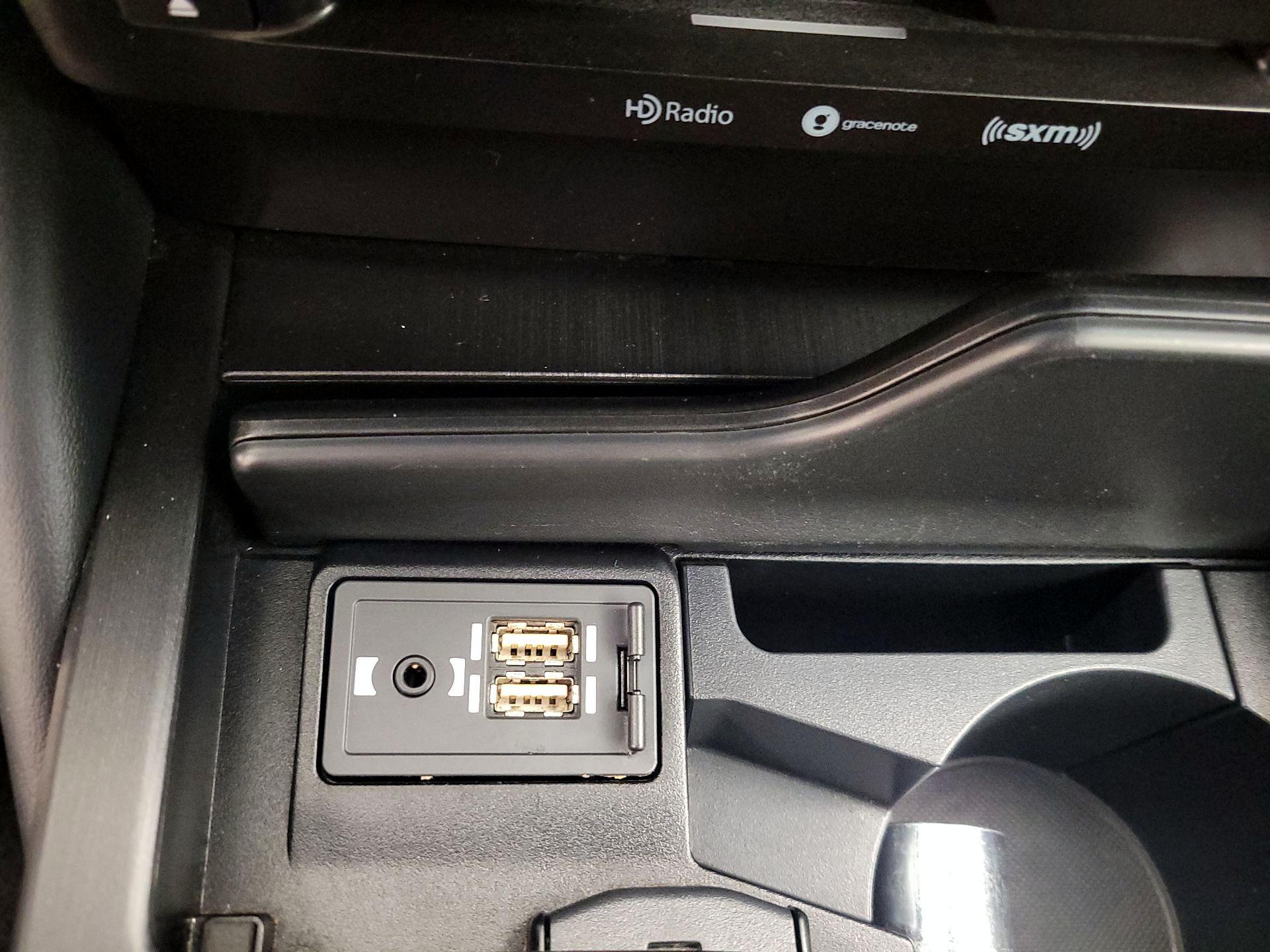 Thumbnail: 2020 Lexus ES - 19