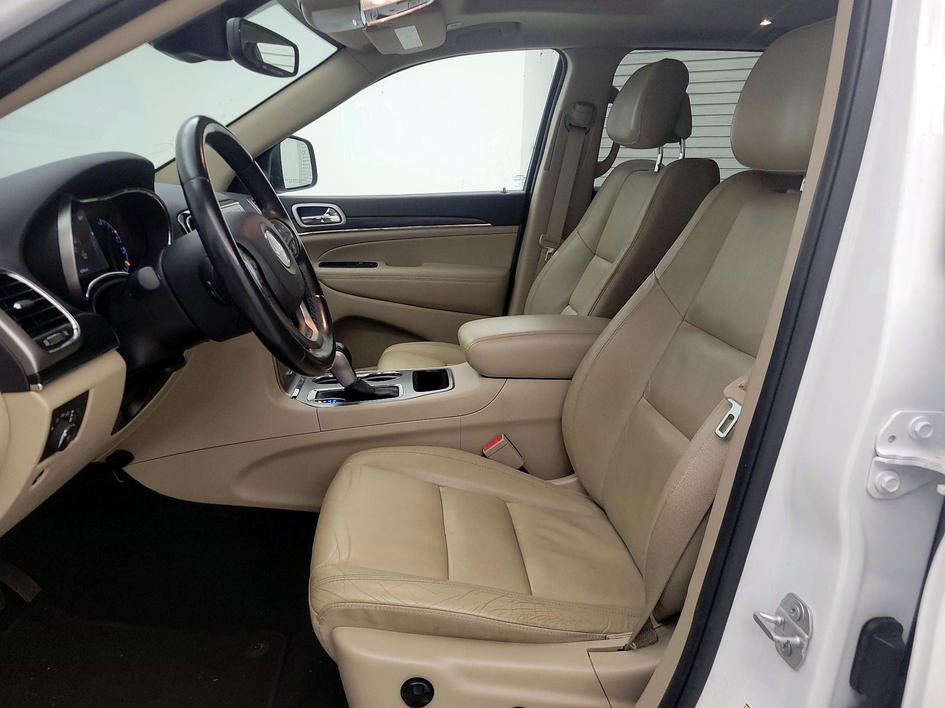 Thumbnail: 2020 Jeep Grand Cherokee - 11