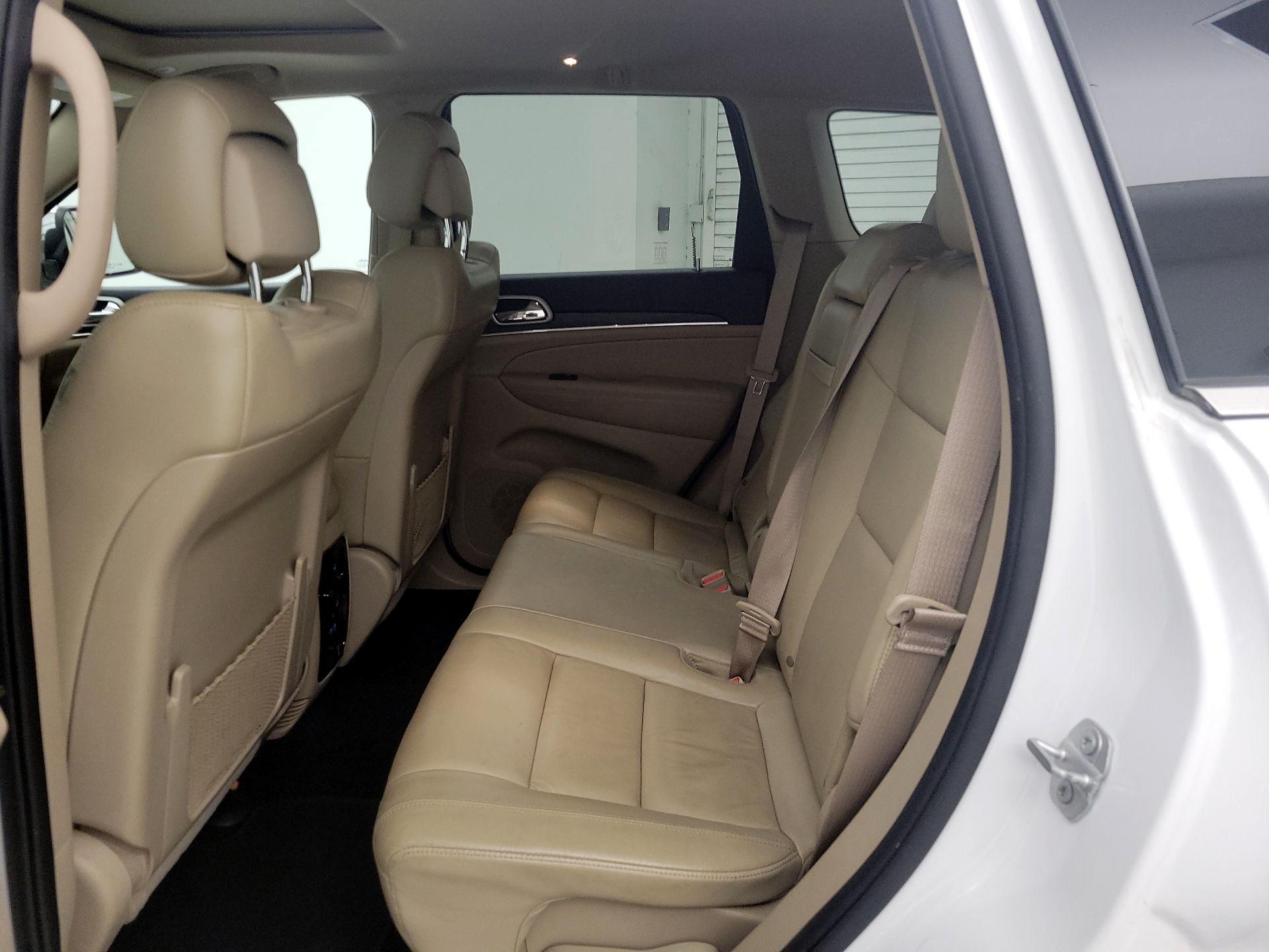 Thumbnail: 2020 Jeep Grand Cherokee - 19