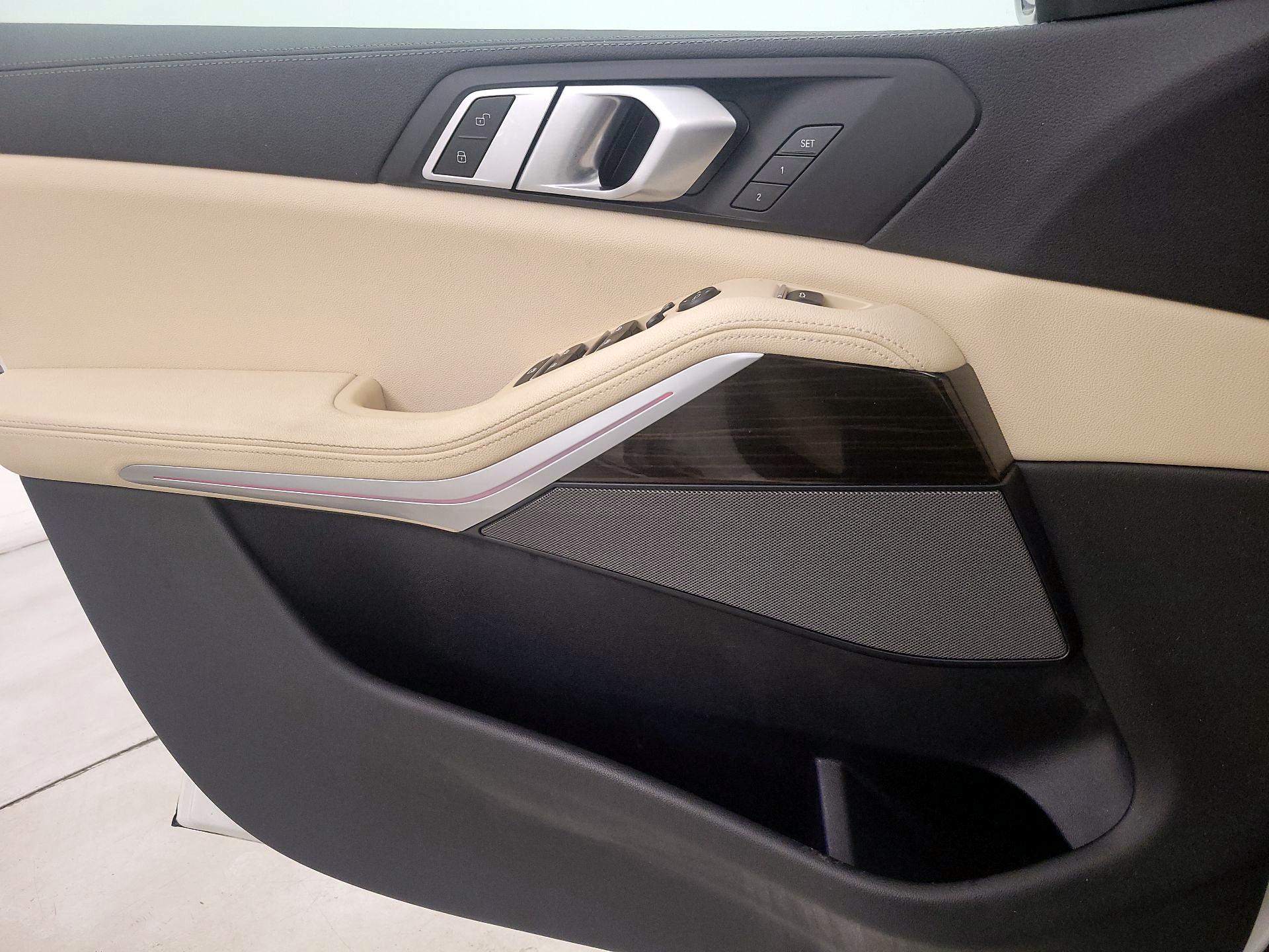 Thumbnail: 2021 BMW X5 - 12