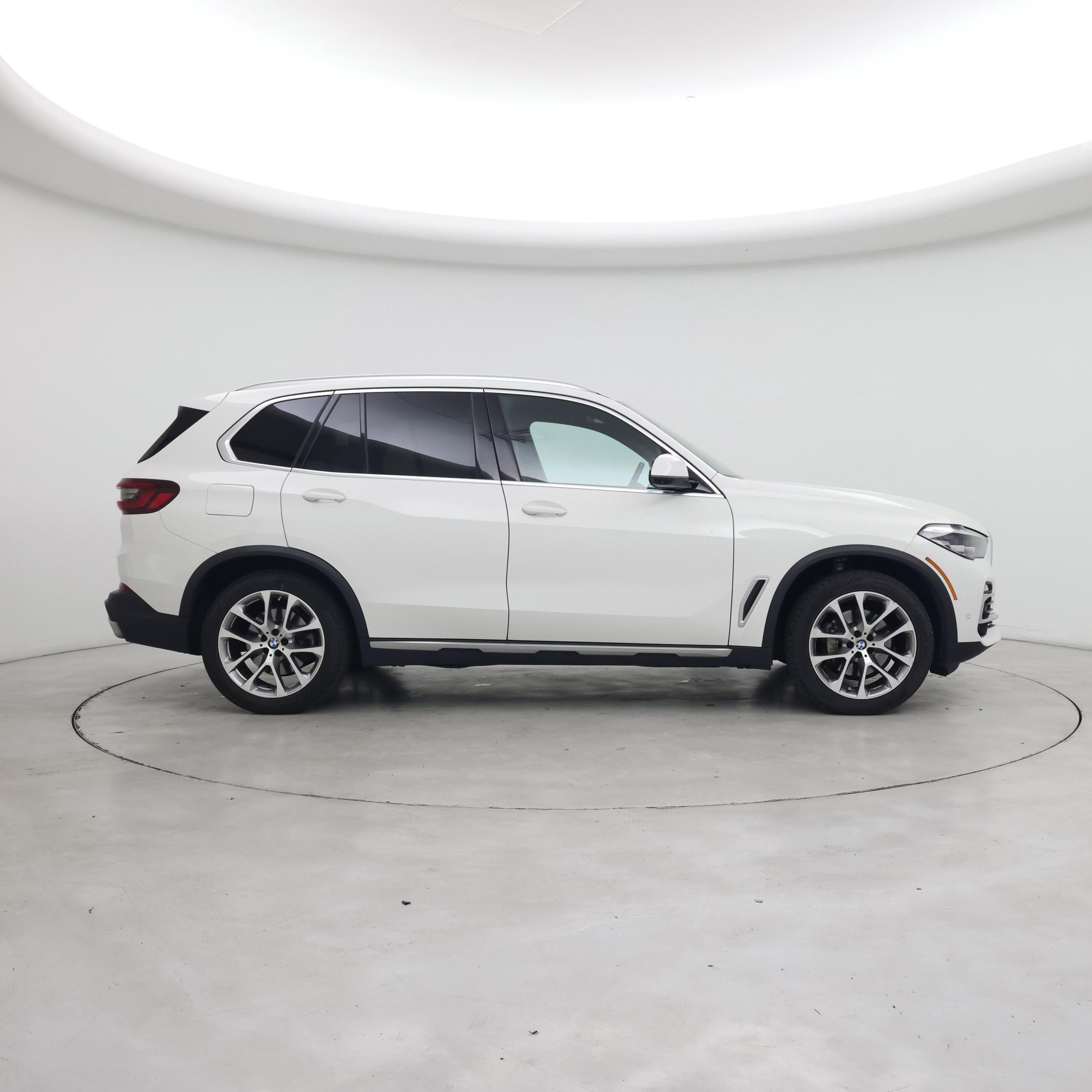 Thumbnail: 2021 BMW X5 - 7