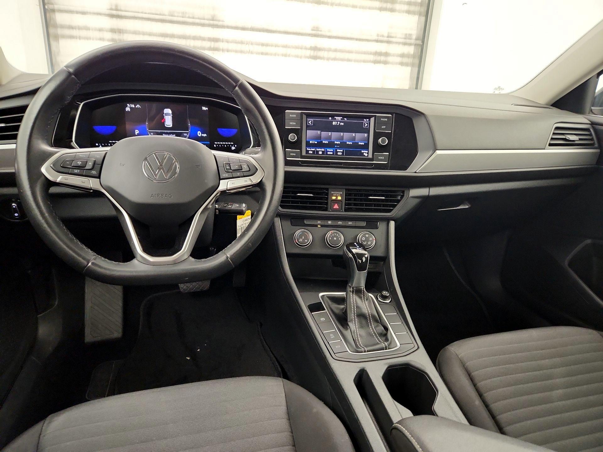 Thumbnail: 2024 Volkswagen Jetta - 9