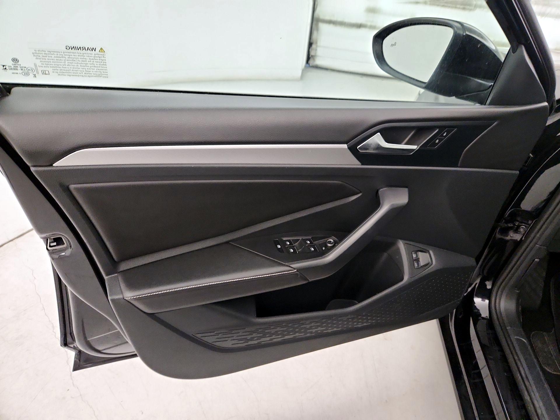 Thumbnail: 2024 Volkswagen Jetta - 12